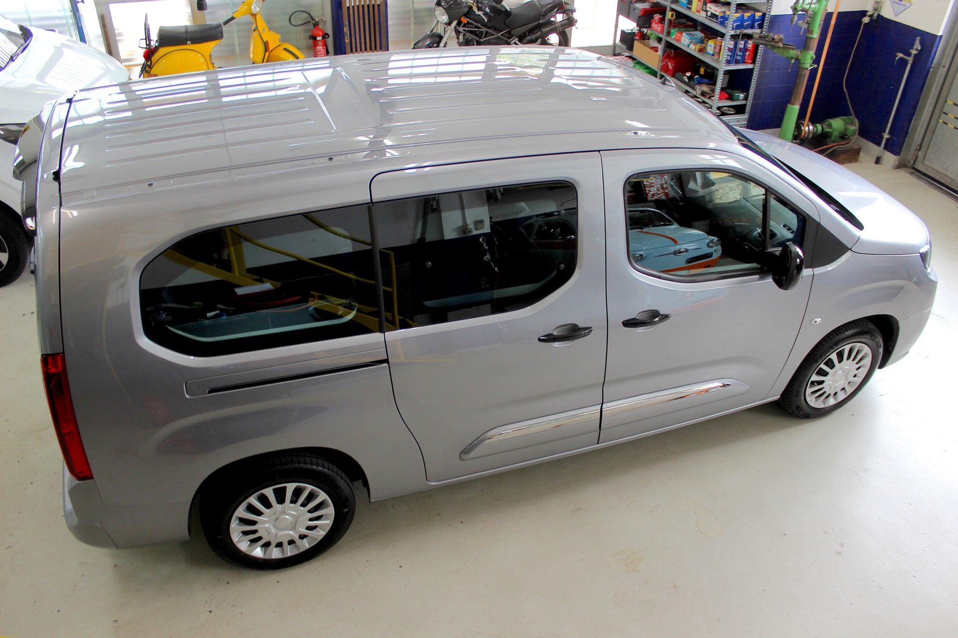 TOYOTA Proace City Verso EV 52 kWh Trend Swiss Long 💥 TOP Ausstattung 💥 7 Sitze 💥 Garantie 💥 Lieferung möglich-showroom-element-2