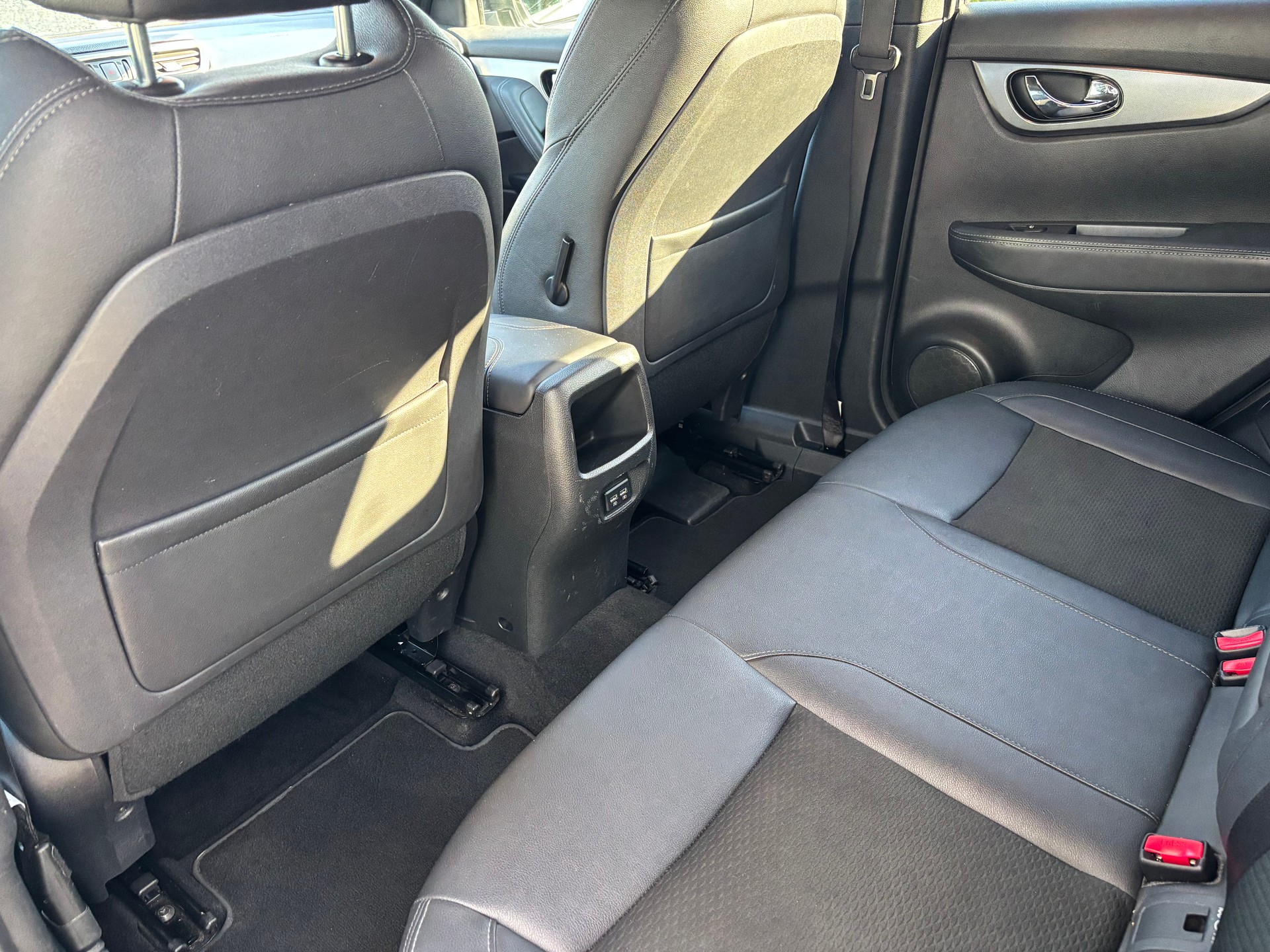 NISSAN Qashqai 1.7 dCi tekna Dynamic 4x4-image-7
