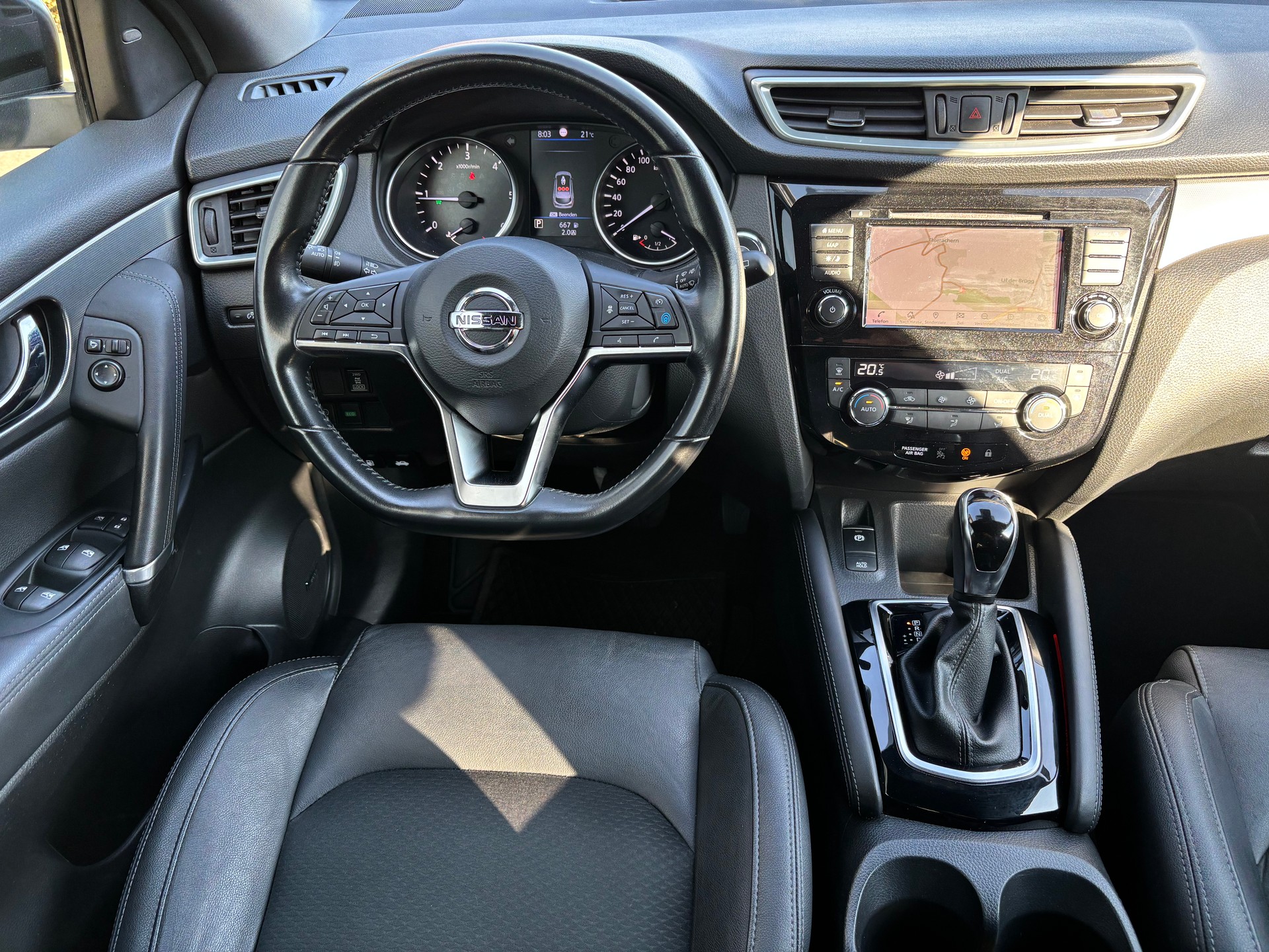 NISSAN Qashqai 1.7 dCi tekna Dynamic 4x4-image-8