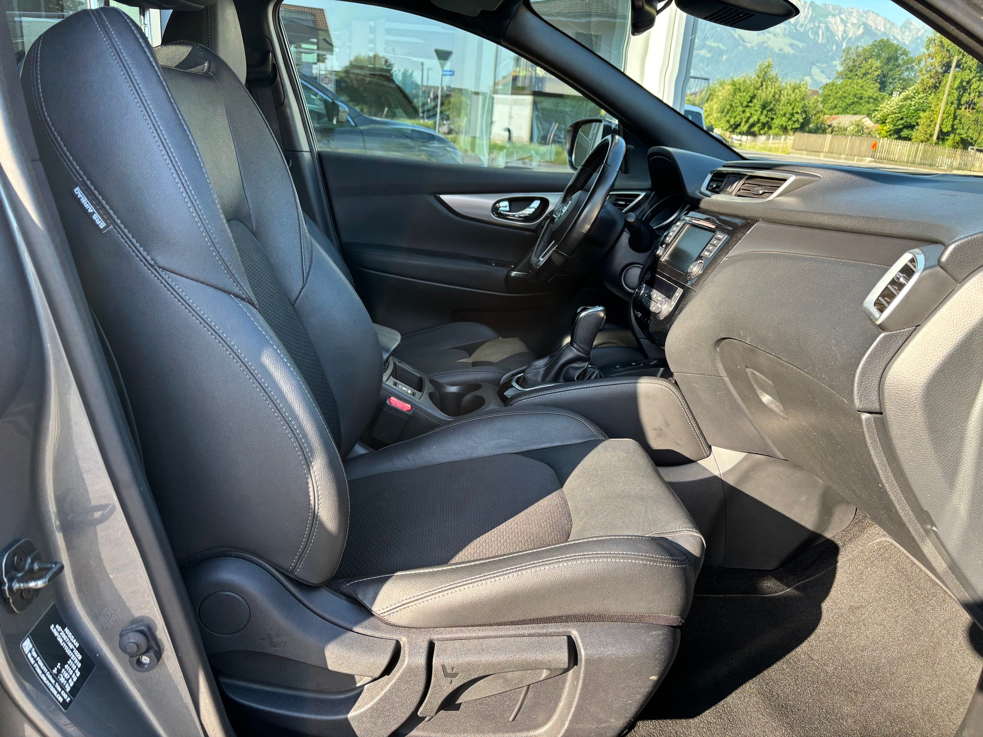 NISSAN Qashqai 1.7 dCi tekna Dynamic 4x4-image-6