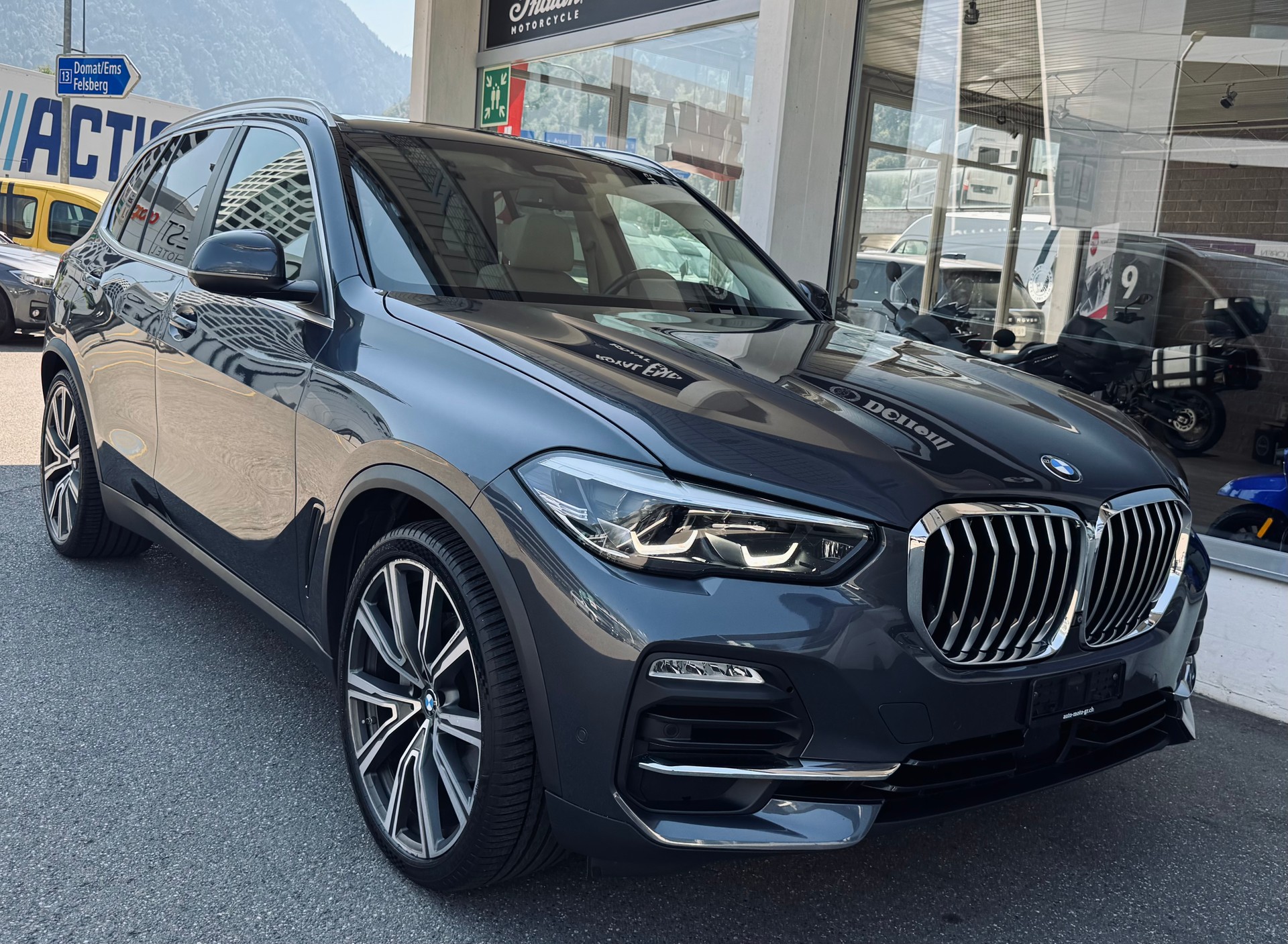BMW X5 xDrive 40i Individual-image-0