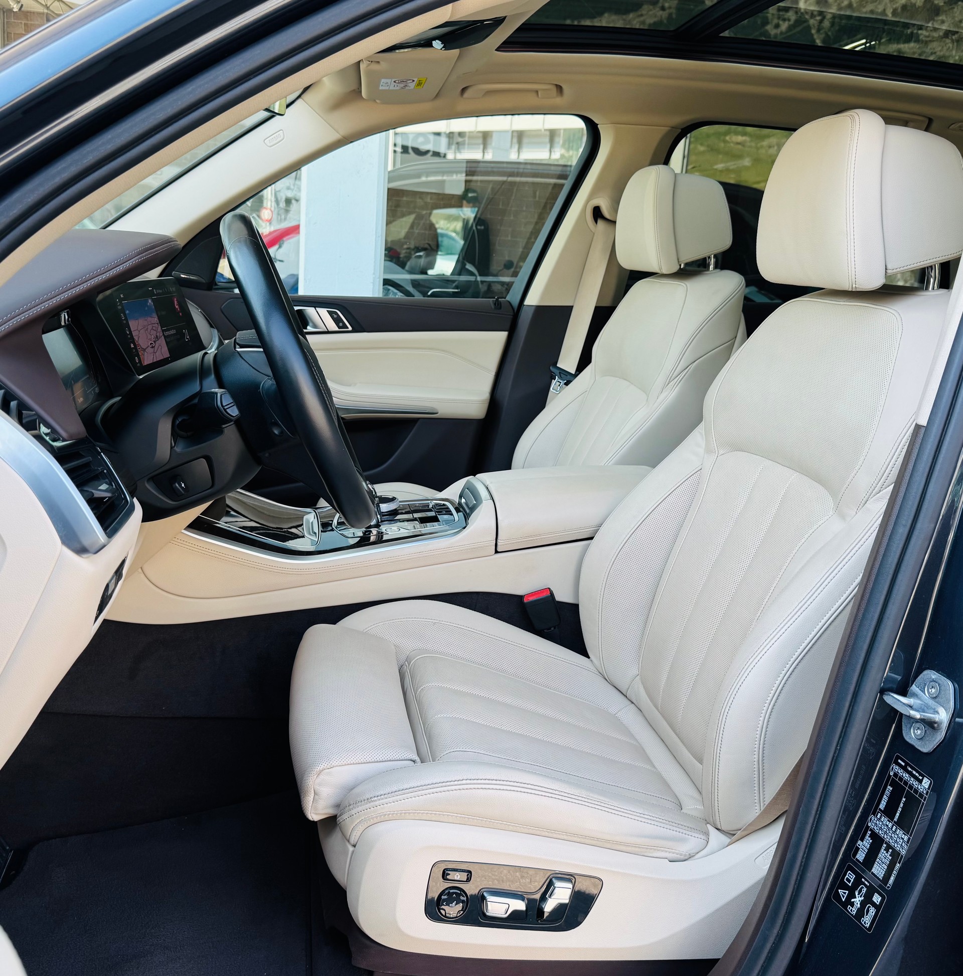 BMW X5 xDrive 40i Individual-image-7