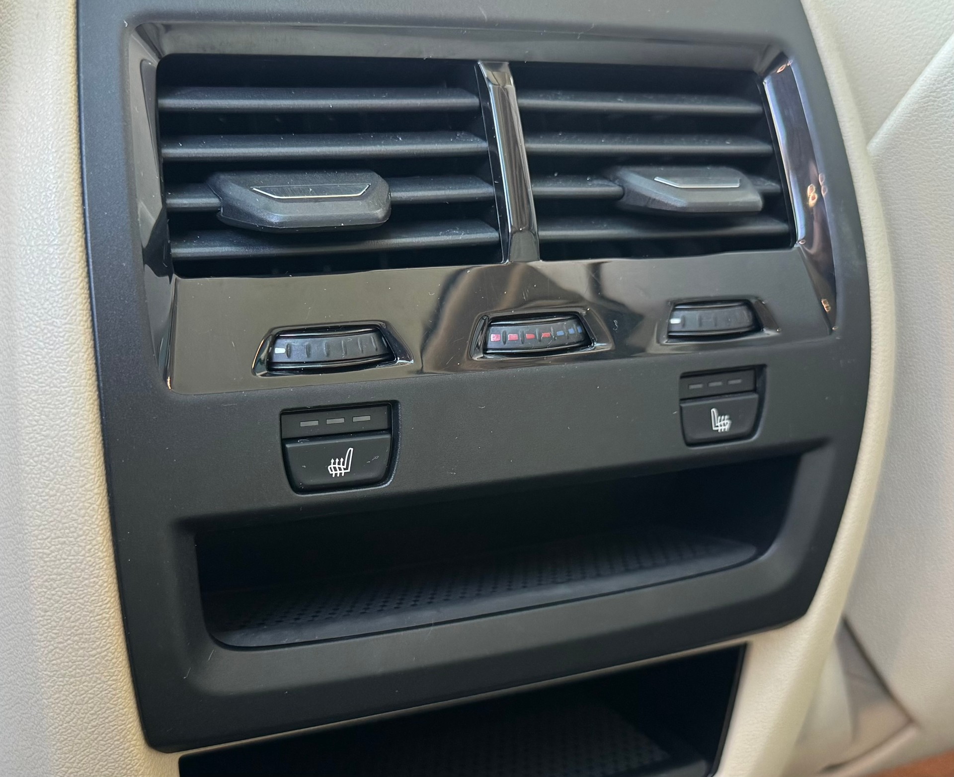 BMW X5 xDrive 40i Individual-image-10