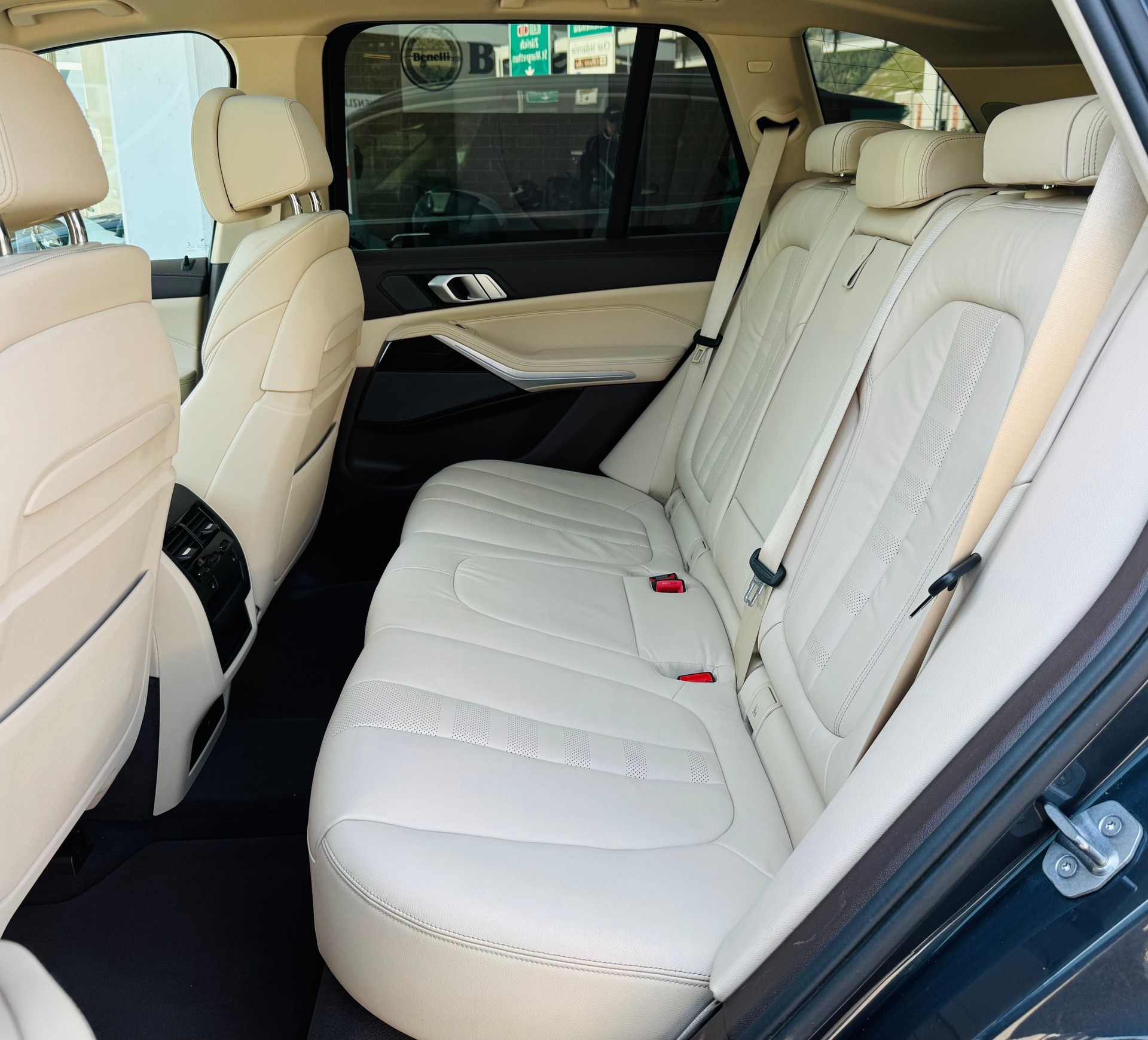 BMW X5 xDrive 40i Individual-image-9