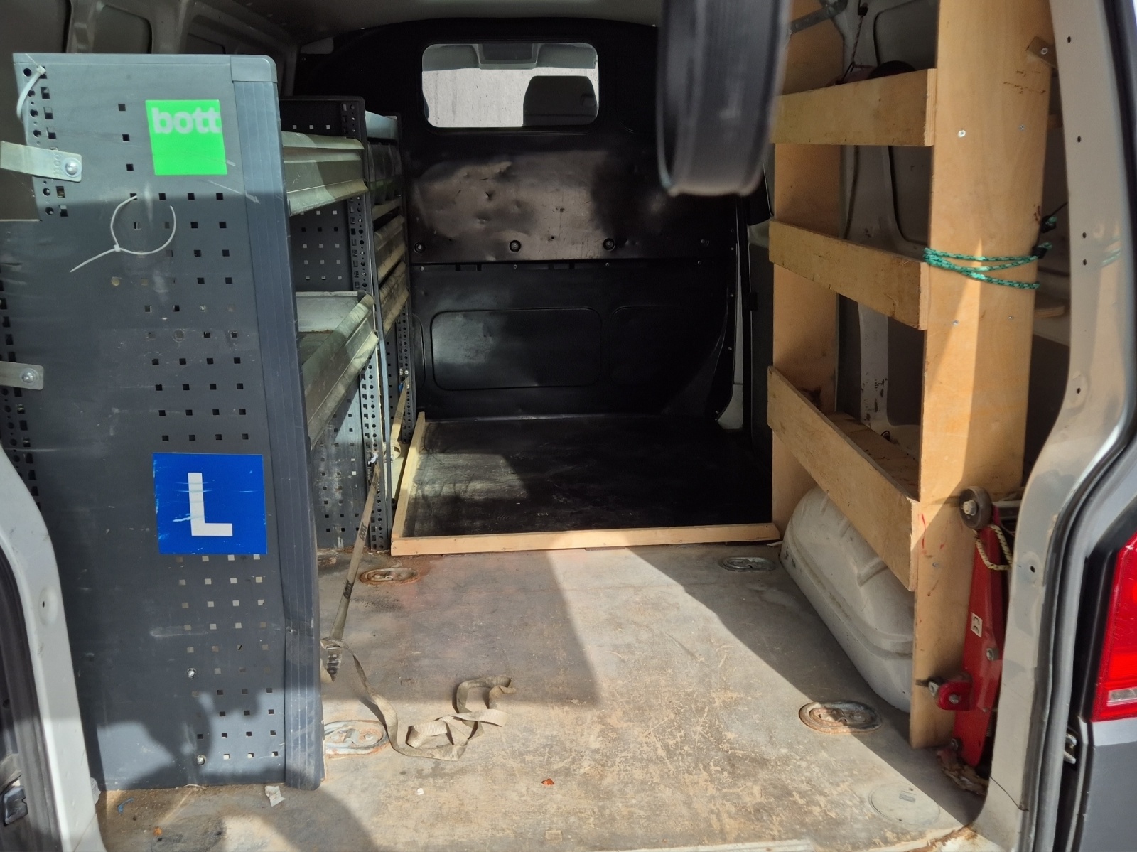 VW T6 2.0 TDI 4Motion-image-12