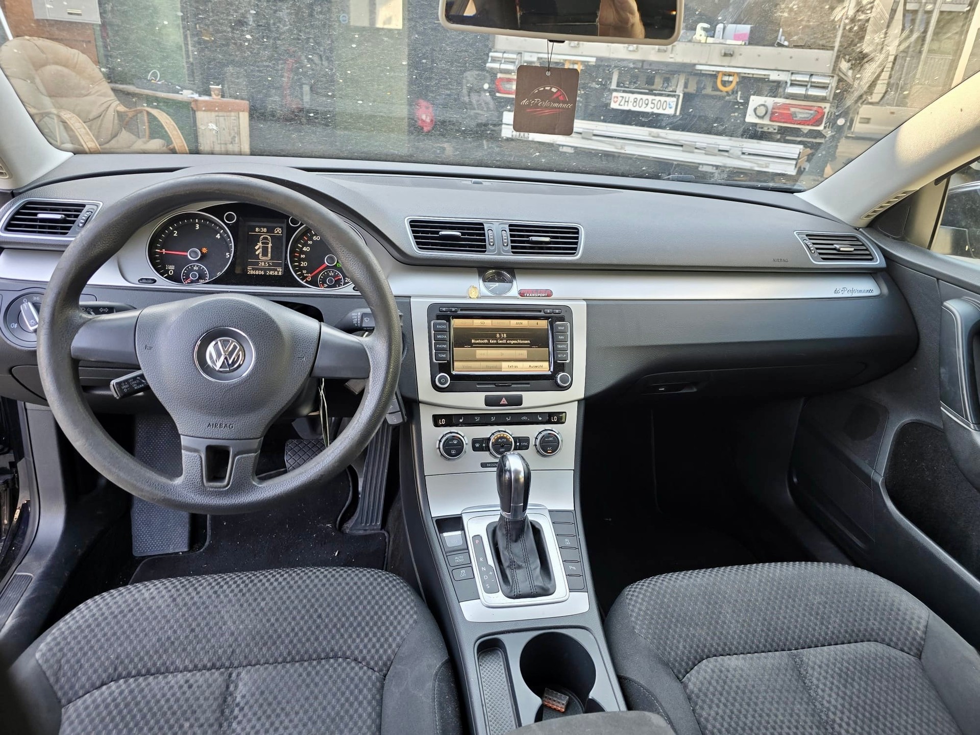VW Passat Variant 2.0 TDI BMT Trendline DSG-image-8
