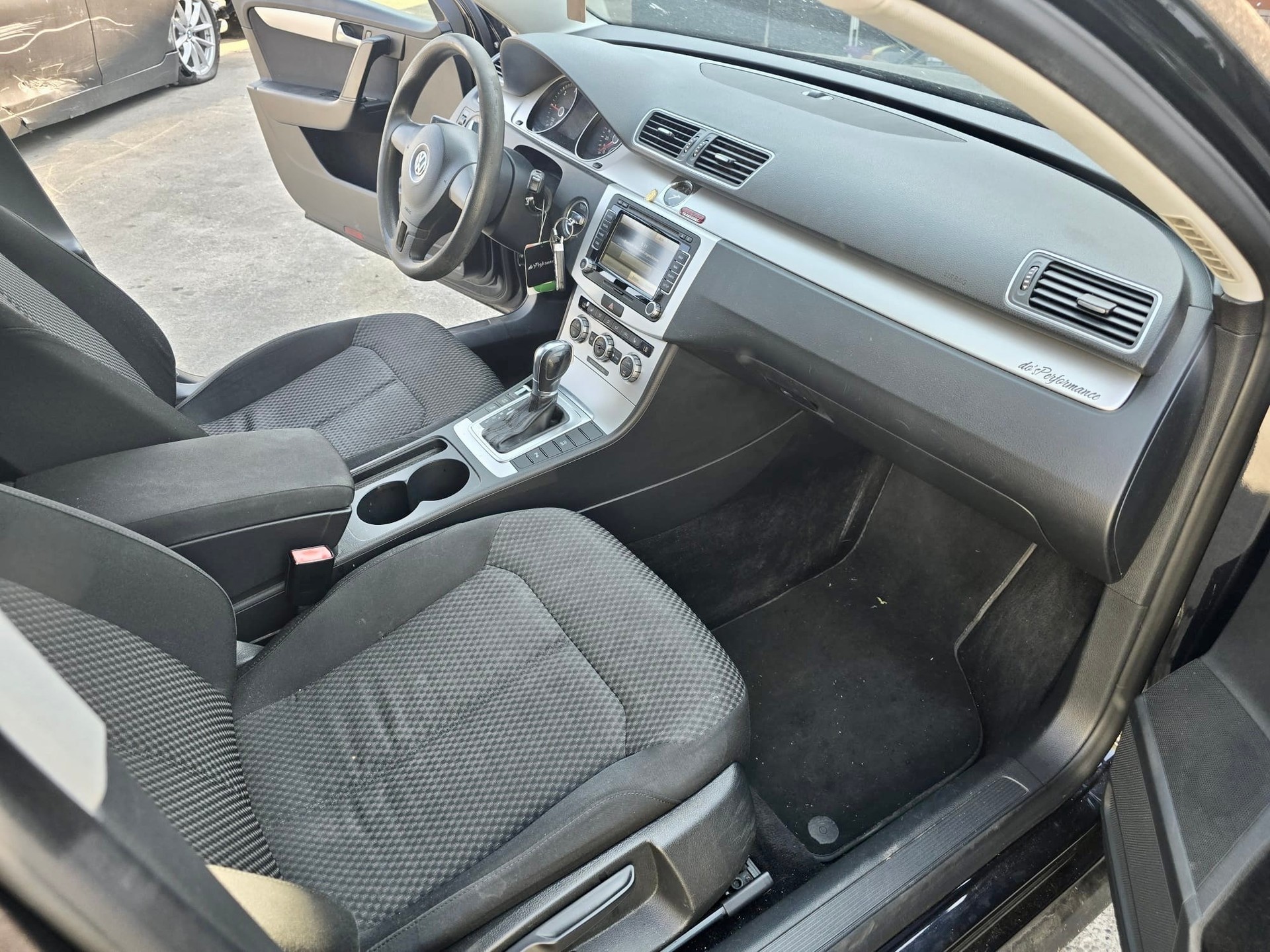 VW Passat Variant 2.0 TDI BMT Trendline DSG-image-10