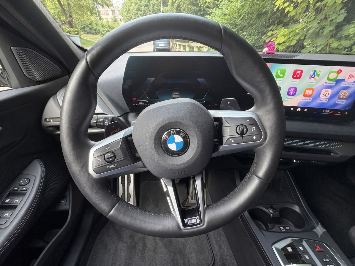 BMW 120i-image-4