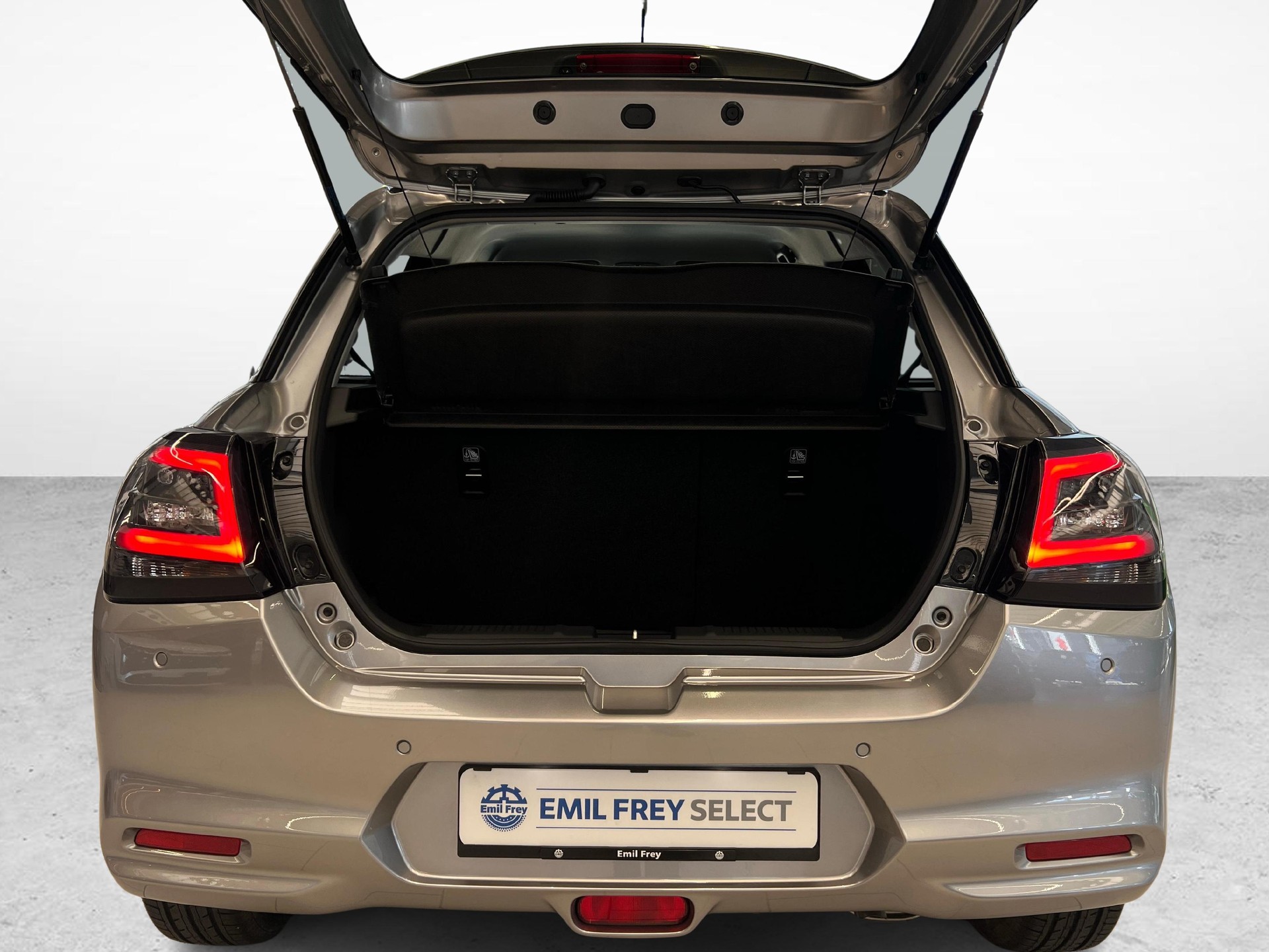 SUZUKI Swift 1.2 Tradizio Hybrid 4x4-image-11