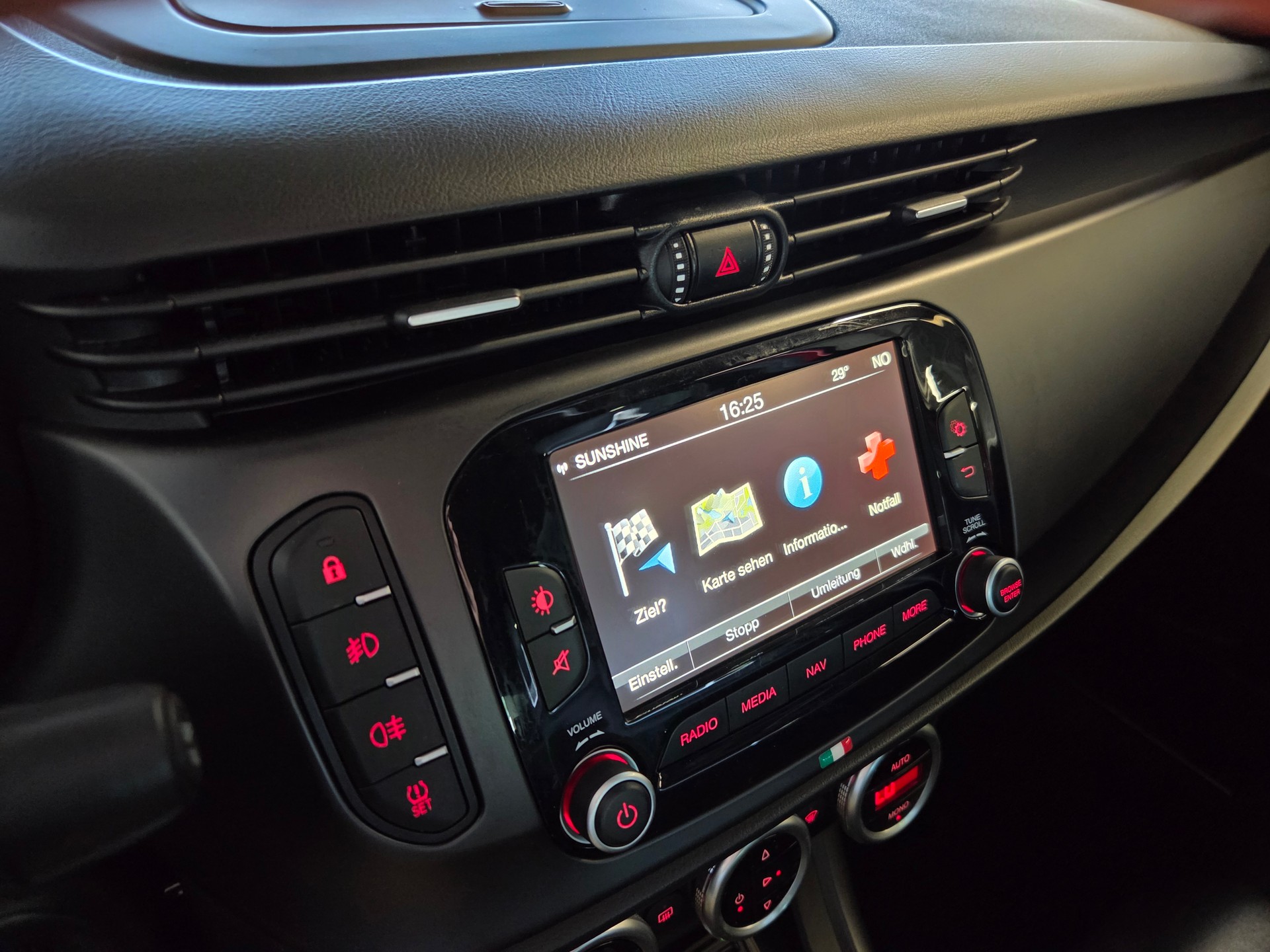 ALFA ROMEO Giulietta 1750 TBi Quadrifogl. Verde TCT-image-4