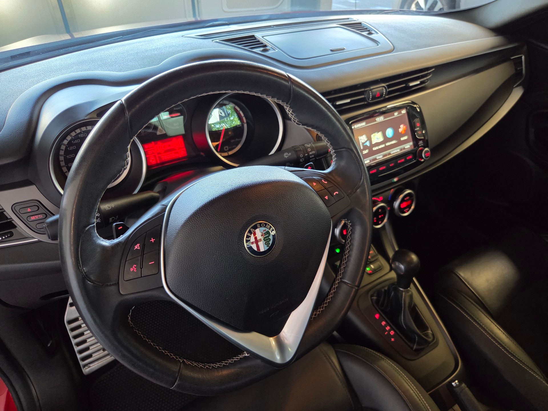 ALFA ROMEO Giulietta 1750 TBi Quadrifogl. Verde TCT-image-10