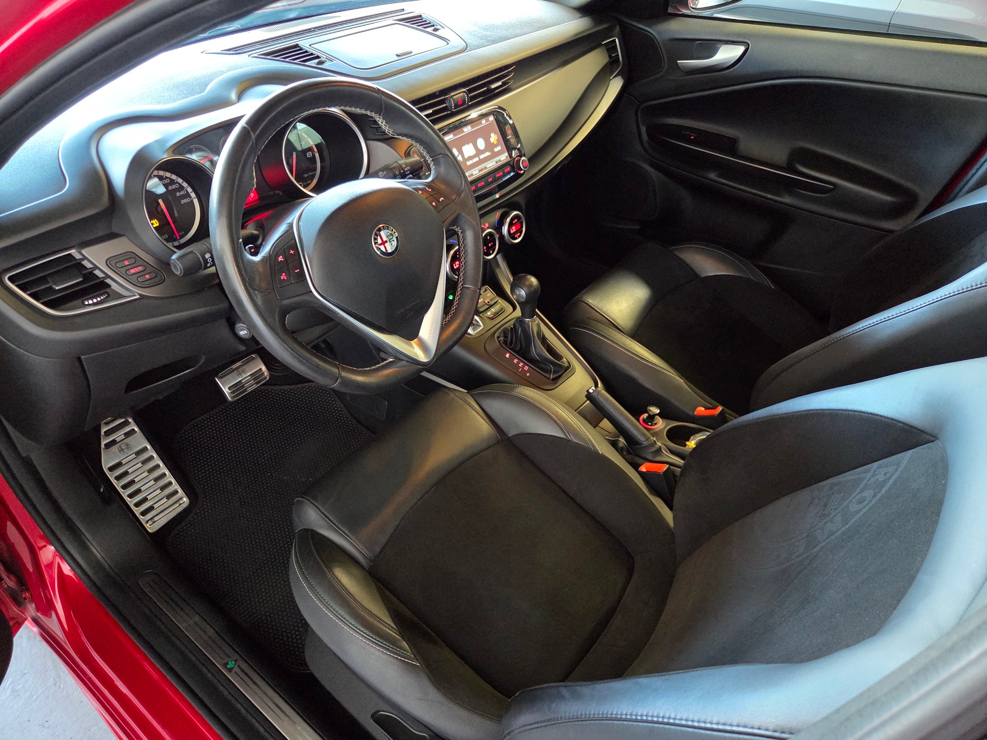 ALFA ROMEO Giulietta 1750 TBi Quadrifogl. Verde TCT-image-3