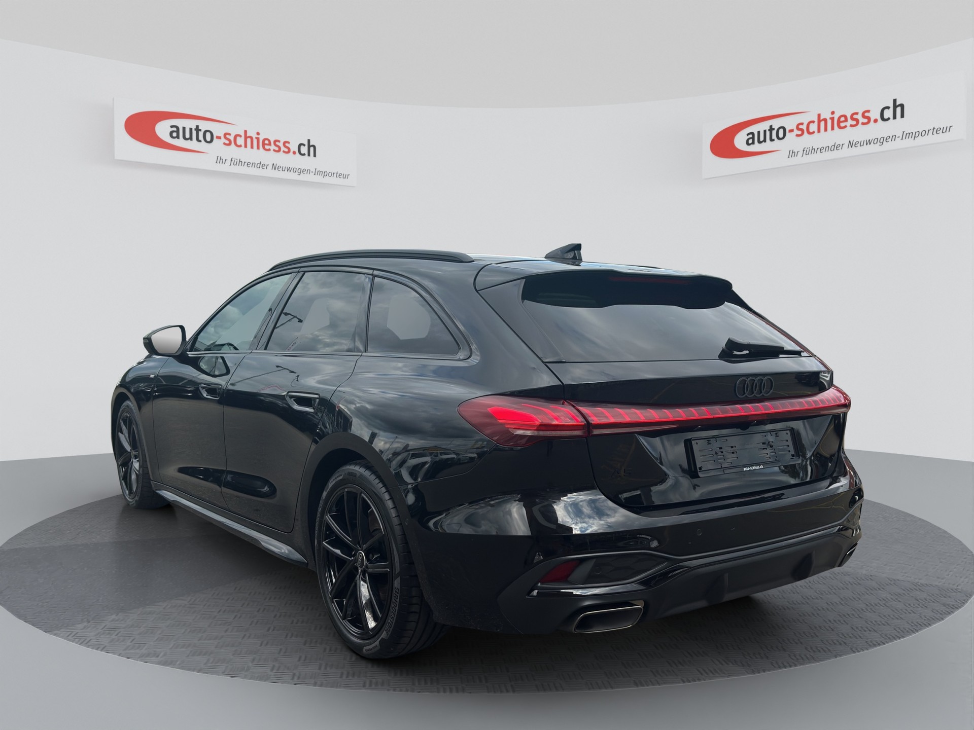 AUDI A5 Avant Black Line S Line TFSI-image-2