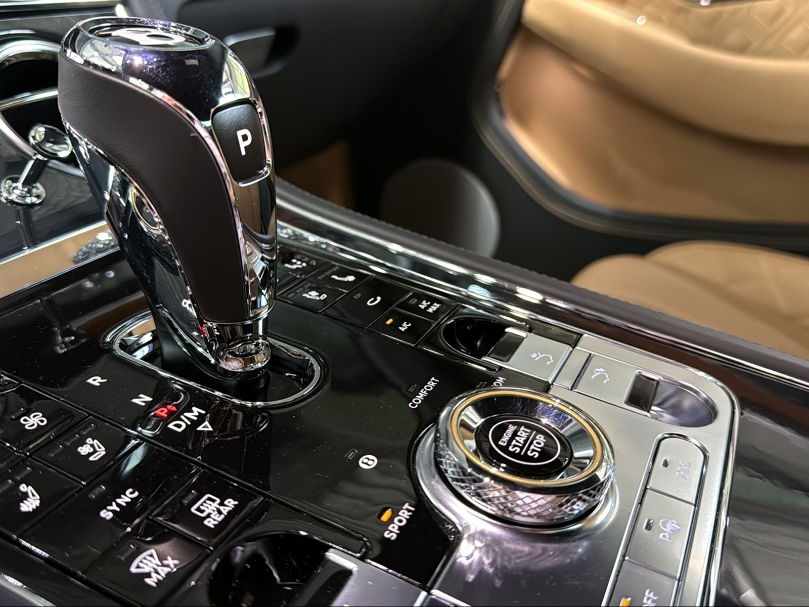 BENTLEY Continental GT 4.0 V8-image-14