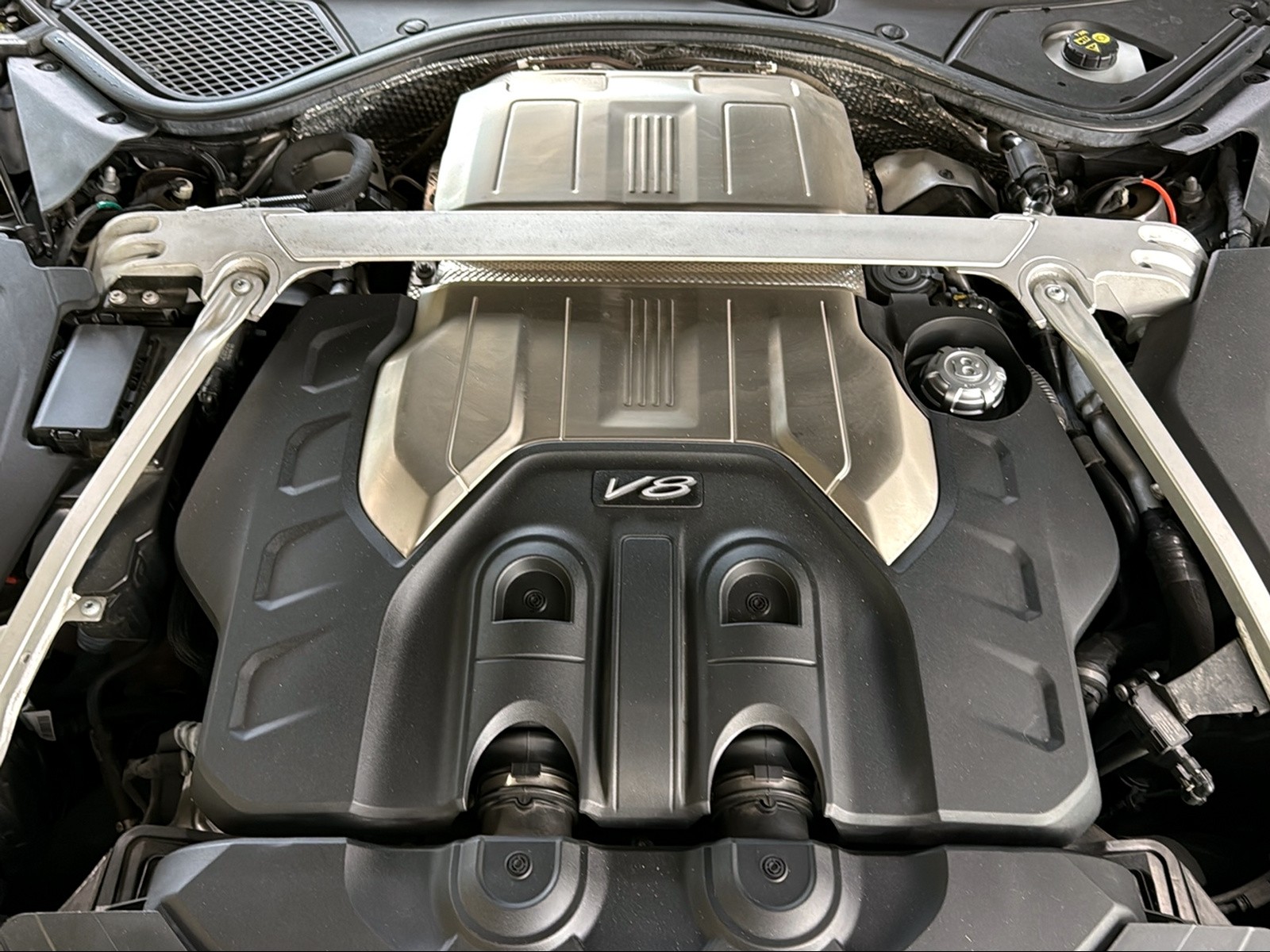 BENTLEY Continental GT 4.0 V8-image-10