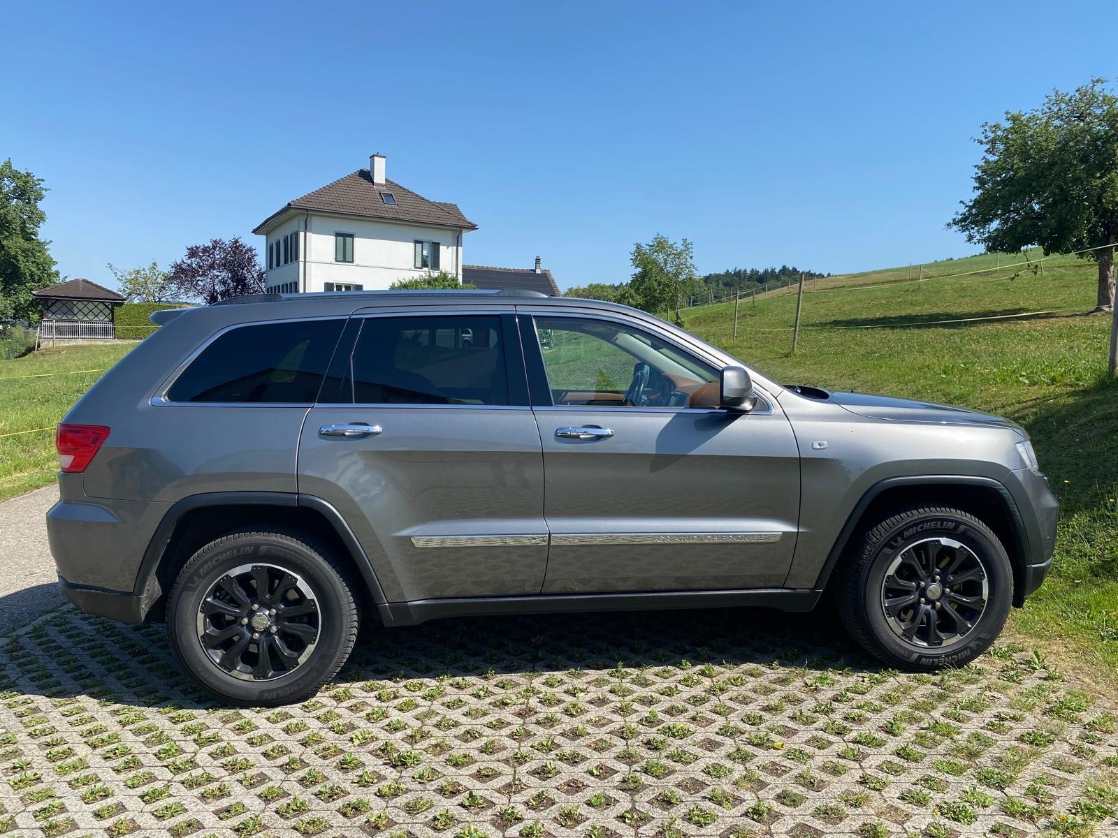 JEEP Grand Cherokee 3.0 CRD Limited Automatic-image-2