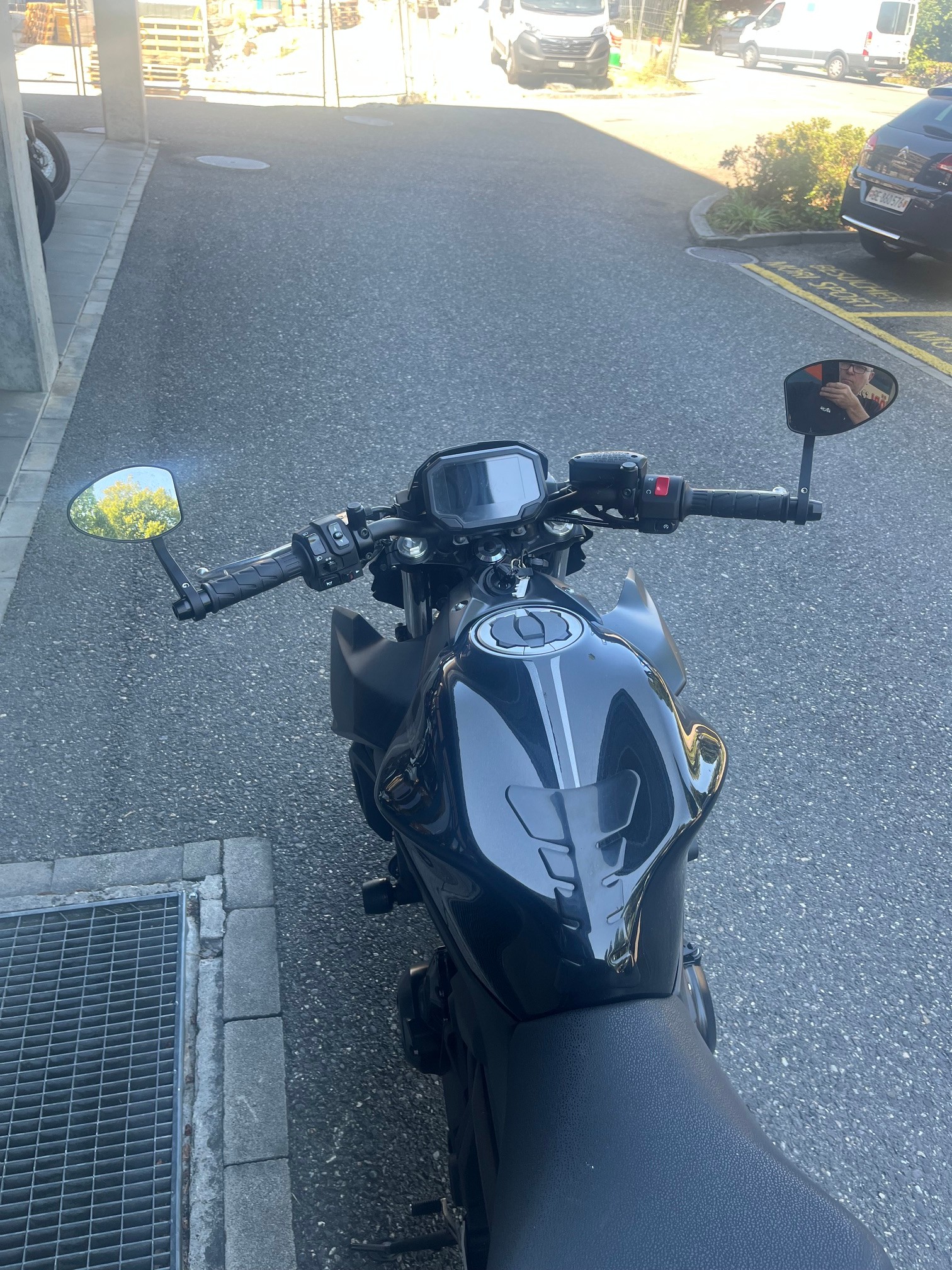 KAWASAKI Z 650 (35kW)-showroom-element-2