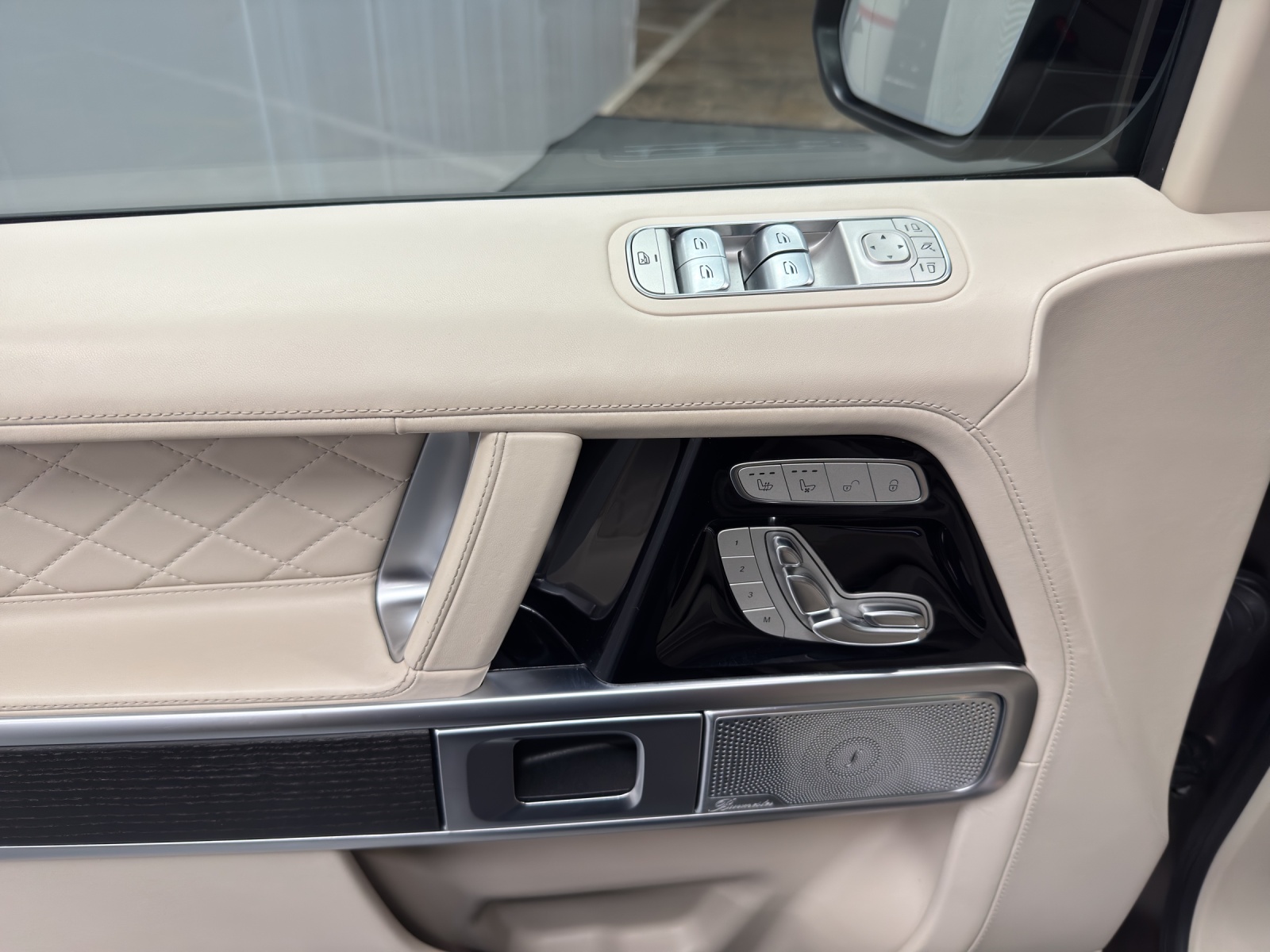 MERCEDES-BENZ AMG G 63-image-11