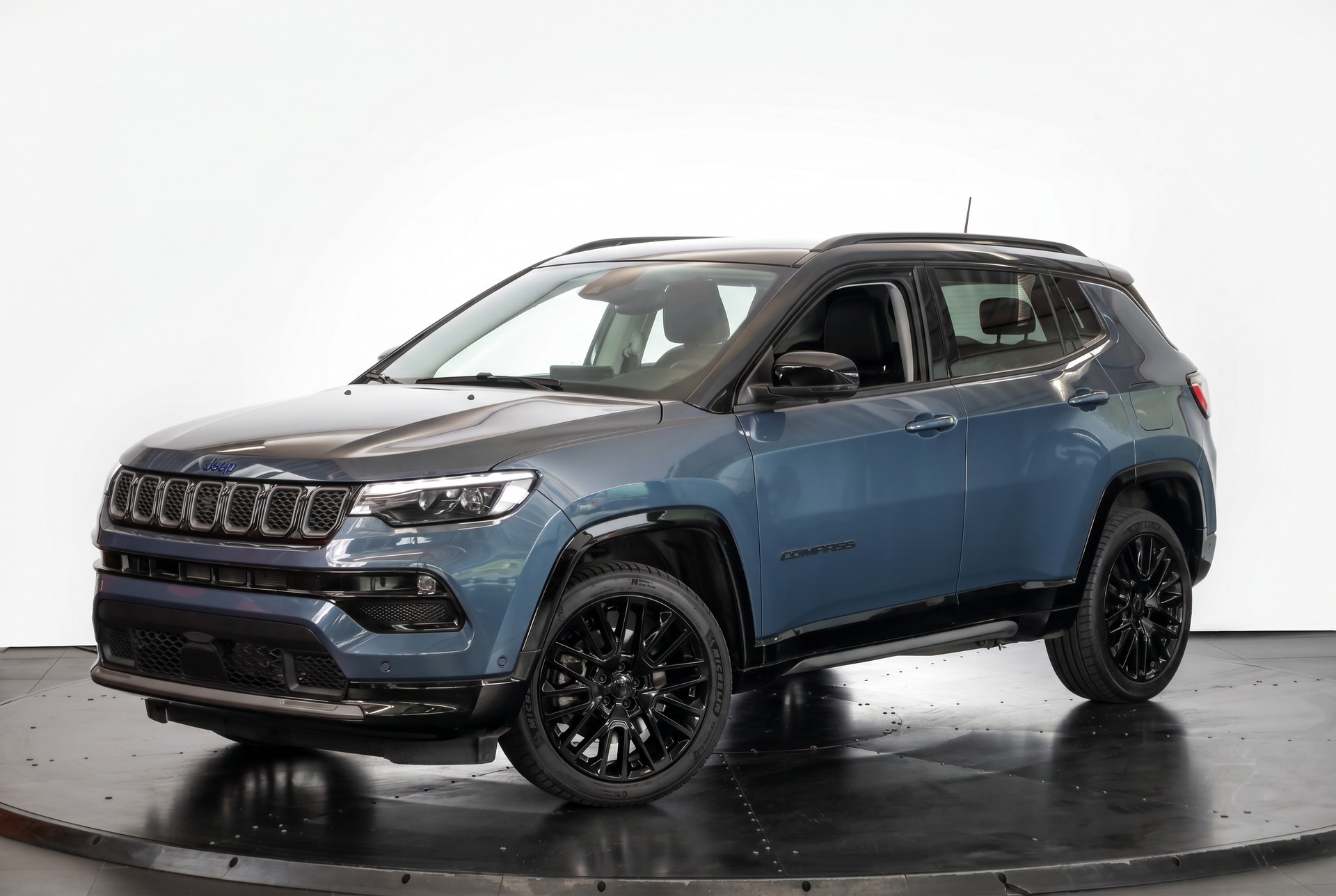 JEEP Compass 1.3 T PHEV S Sky AWD-image-4