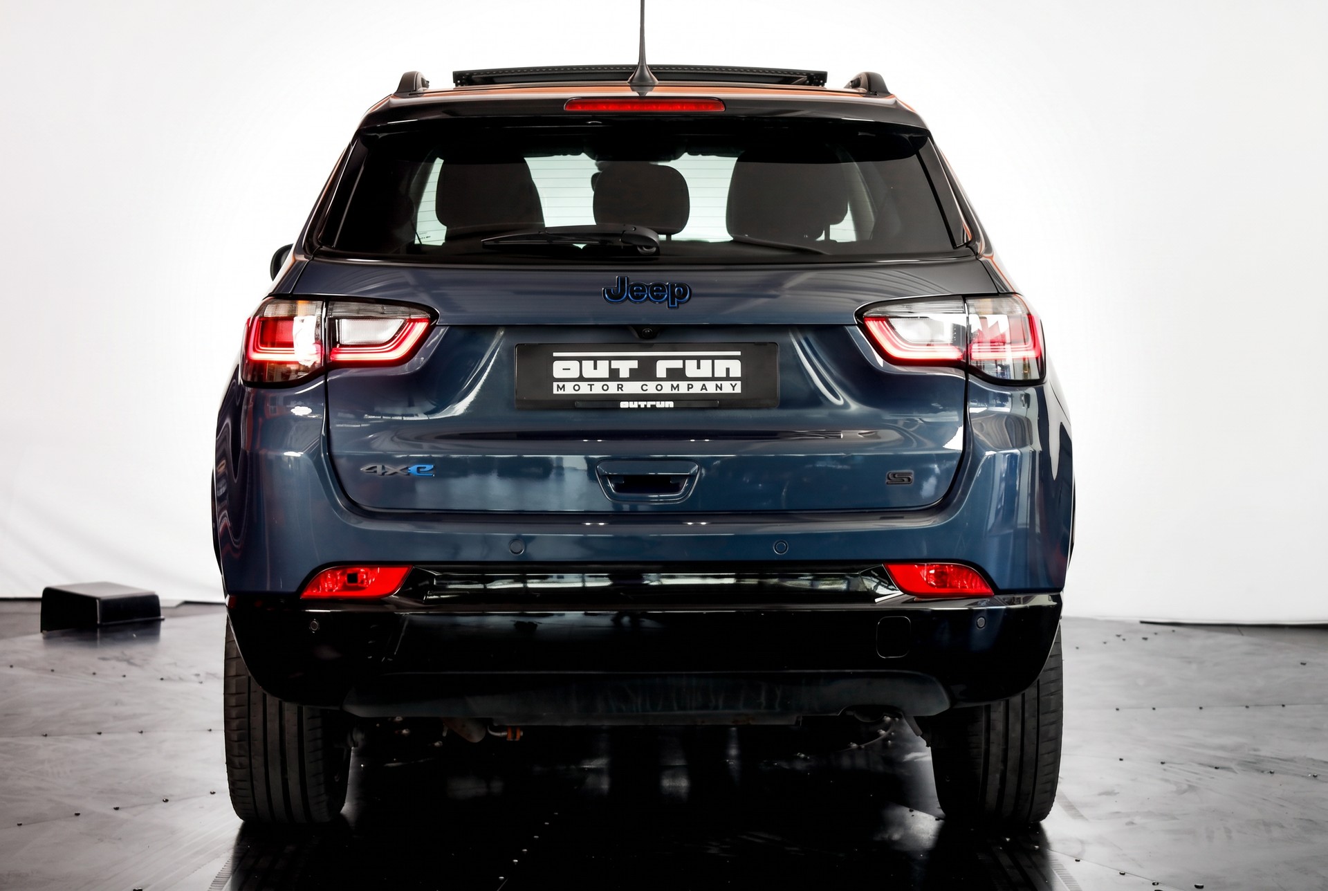 JEEP Compass 1.3 T PHEV S Sky AWD-image-2