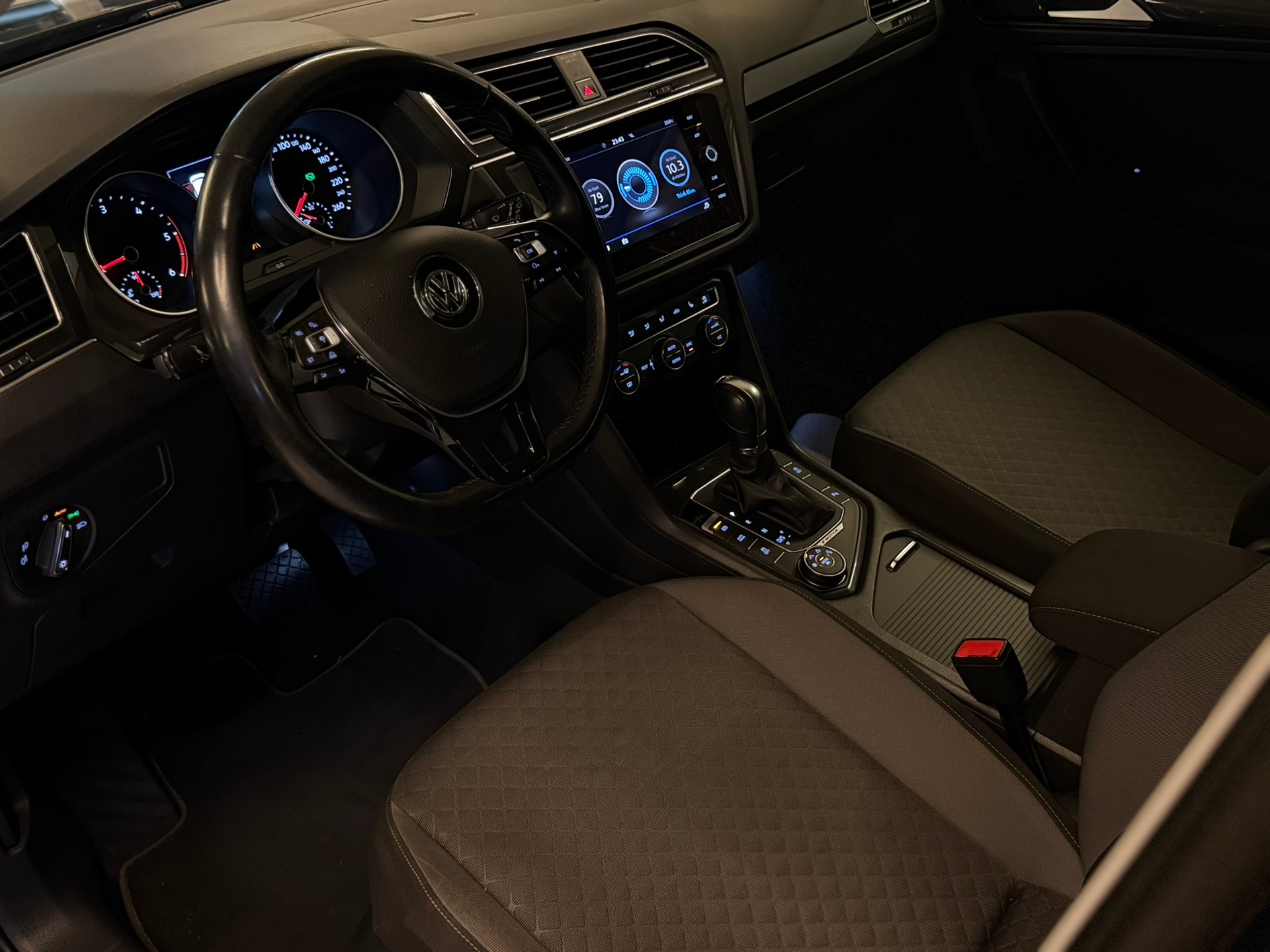 VW Tiguan 2.0 TDI SCR Comfortline 4Motion DSG-image-9