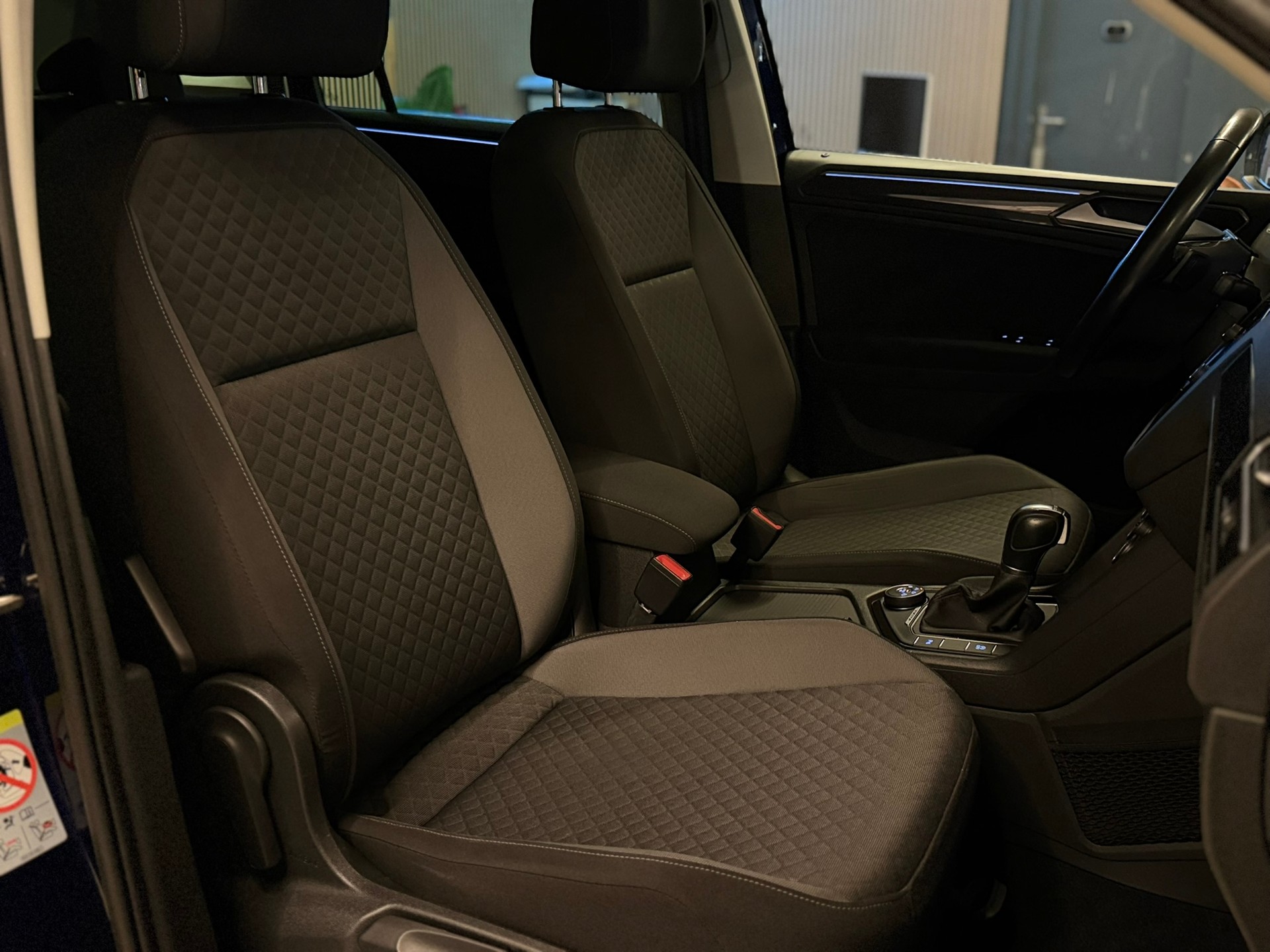 VW Tiguan 2.0 TDI SCR Comfortline 4Motion DSG-image-15