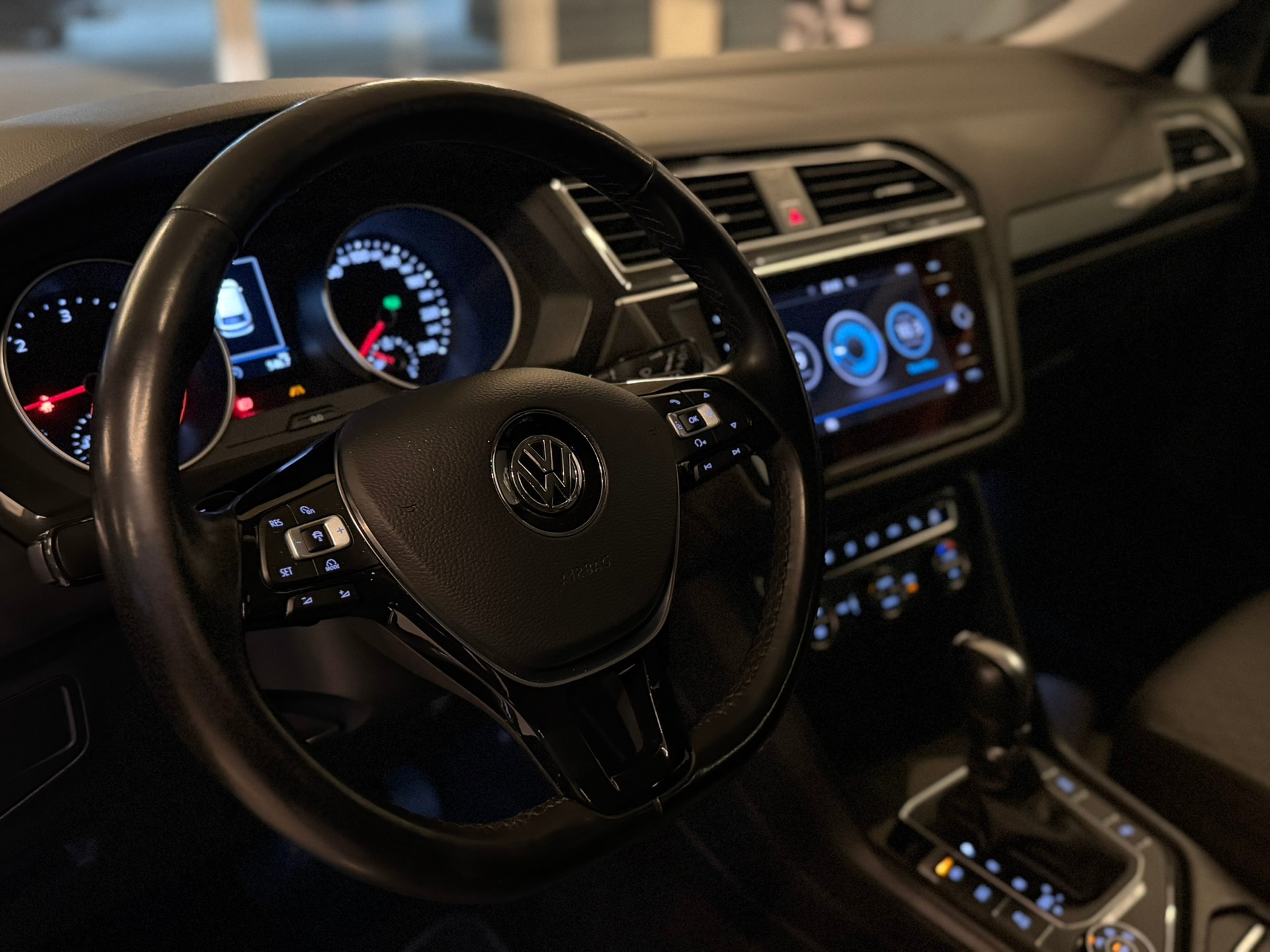 VW Tiguan 2.0 TDI SCR Comfortline 4Motion DSG-image-10