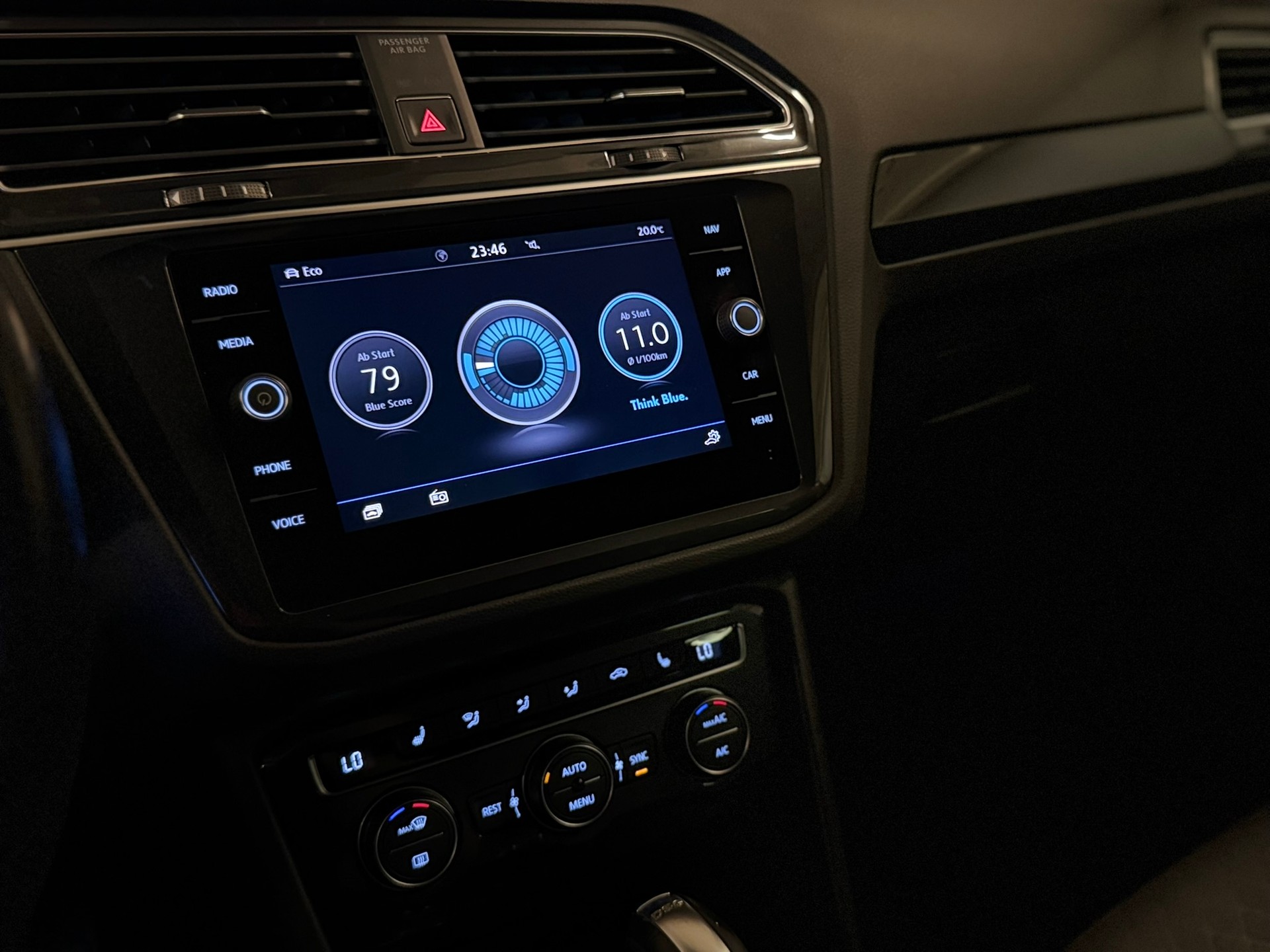 VW Tiguan 2.0 TDI SCR Comfortline 4Motion DSG-image-19