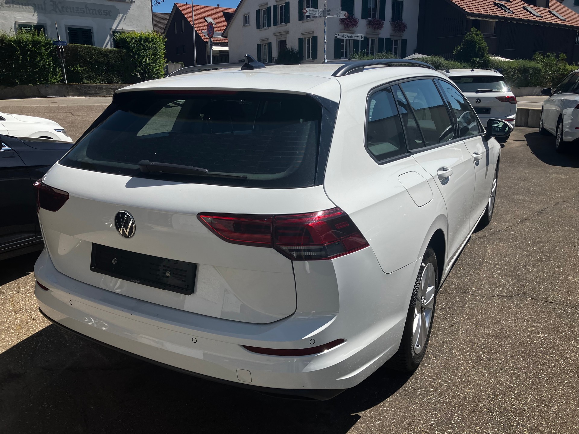 VW Golf Variant 2.0 TDI Life DSG-image-2