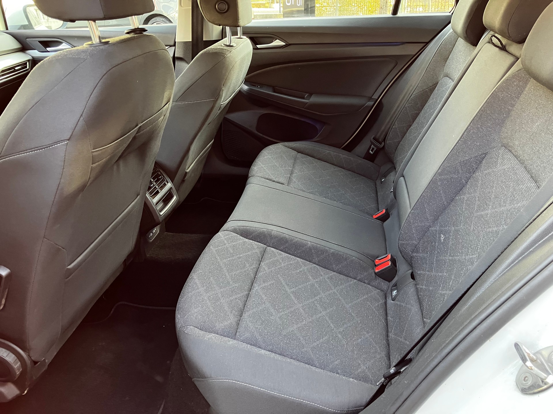 VW Golf Variant 2.0 TDI Life DSG-image-9