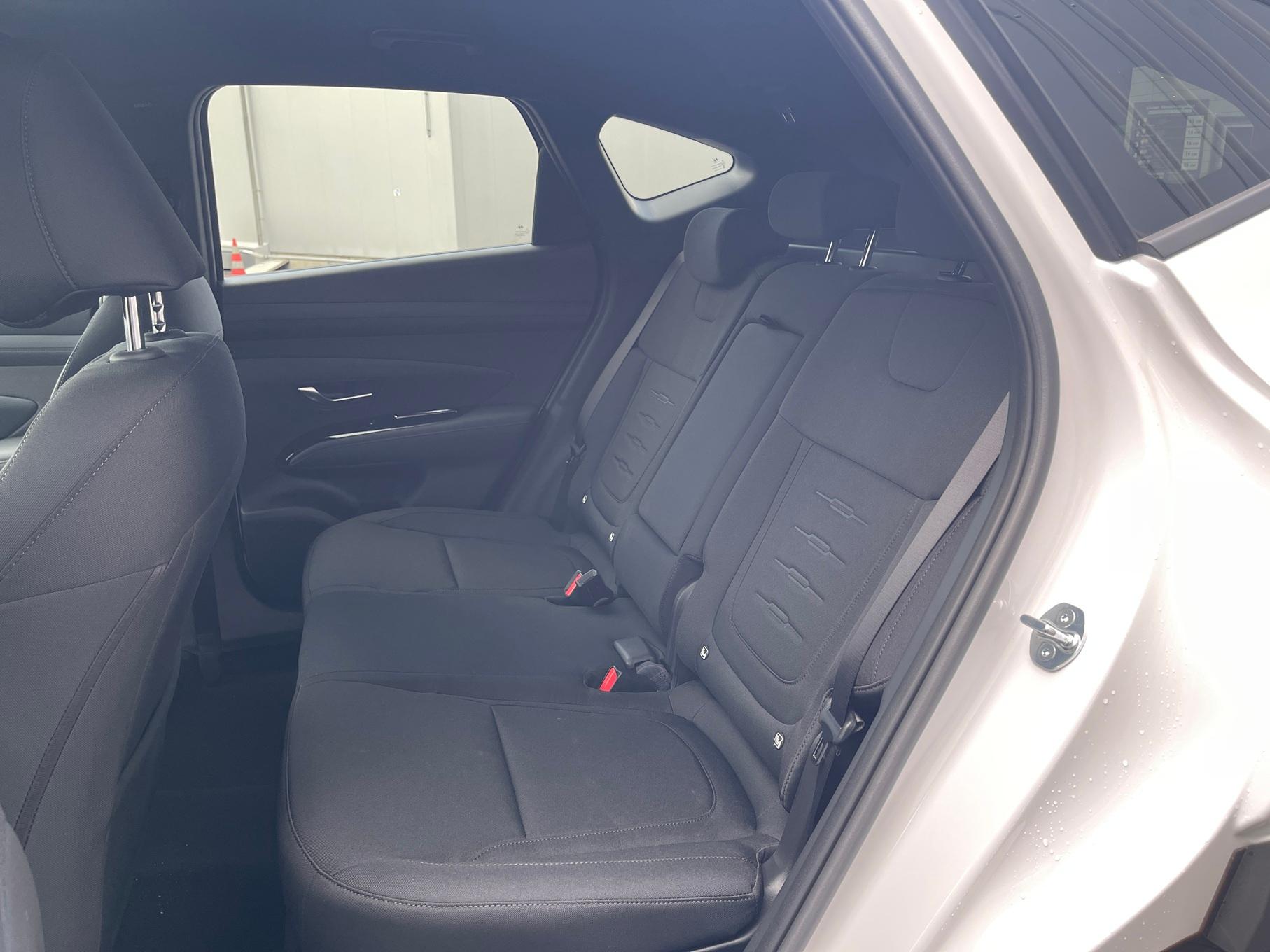 HYUNDAI Tucson 1.6 T-GDi HEV Origo Blackline 4WD-image-5