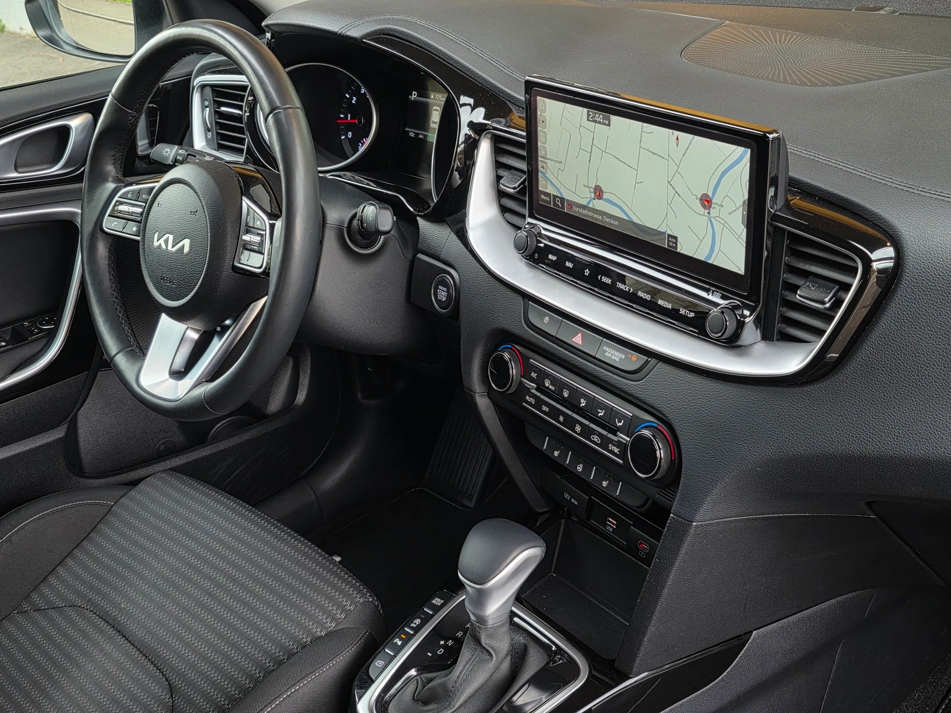 KIA Ceed 1.5 T-GDi MHEV Power DCT * CH-Fahrzeug *-image-19
