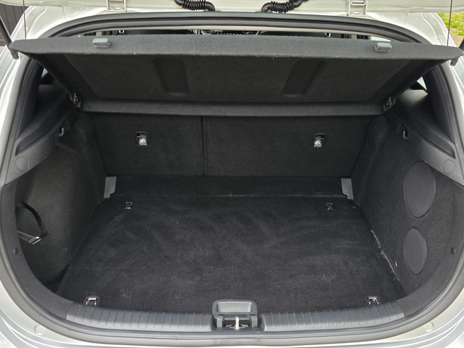 KIA Ceed 1.5 T-GDi MHEV Power DCT * CH-Fahrzeug *-image-24
