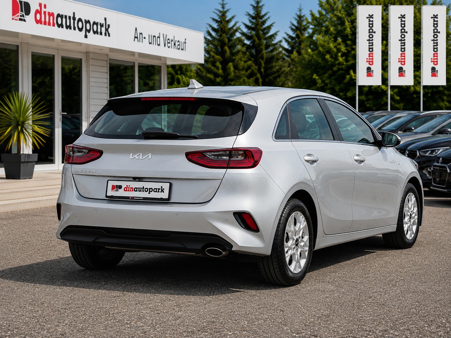 KIA Ceed 1.5 T-GDi MHEV Power DCT * CH-Fahrzeug *-showroom-element-3