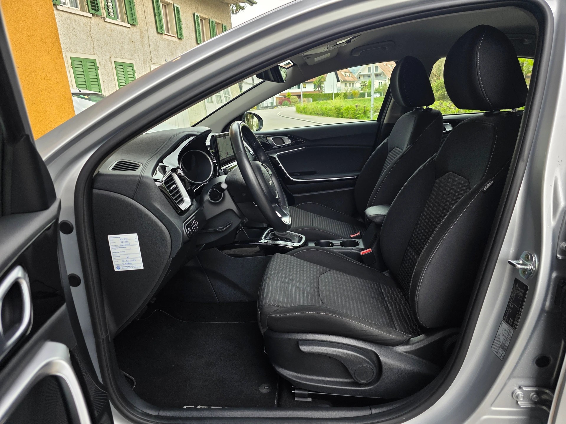KIA Ceed 1.5 T-GDi MHEV Power DCT * CH-Fahrzeug *-image-6