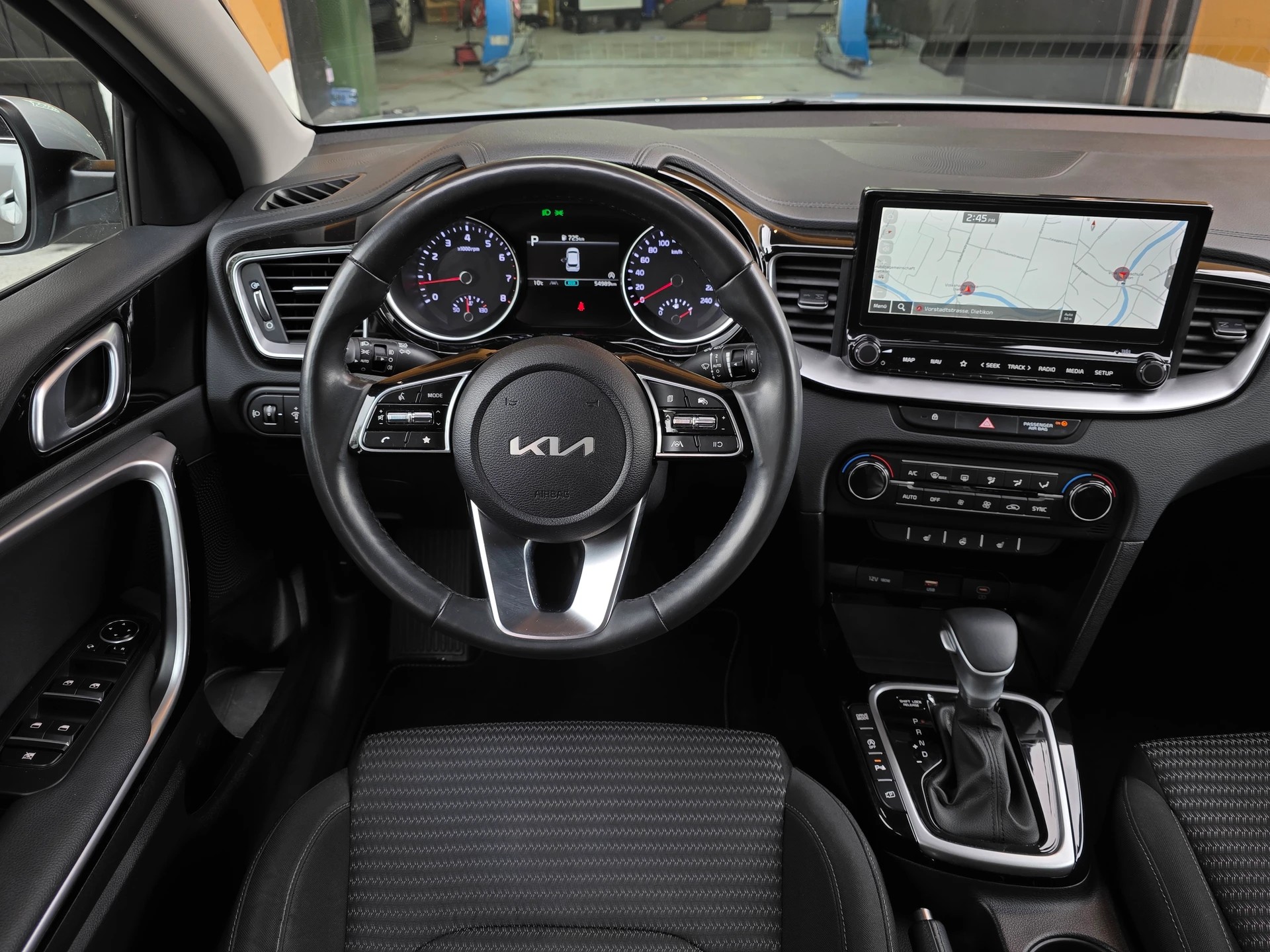 KIA Ceed 1.5 T-GDi MHEV Power DCT * CH-Fahrzeug *-image-10