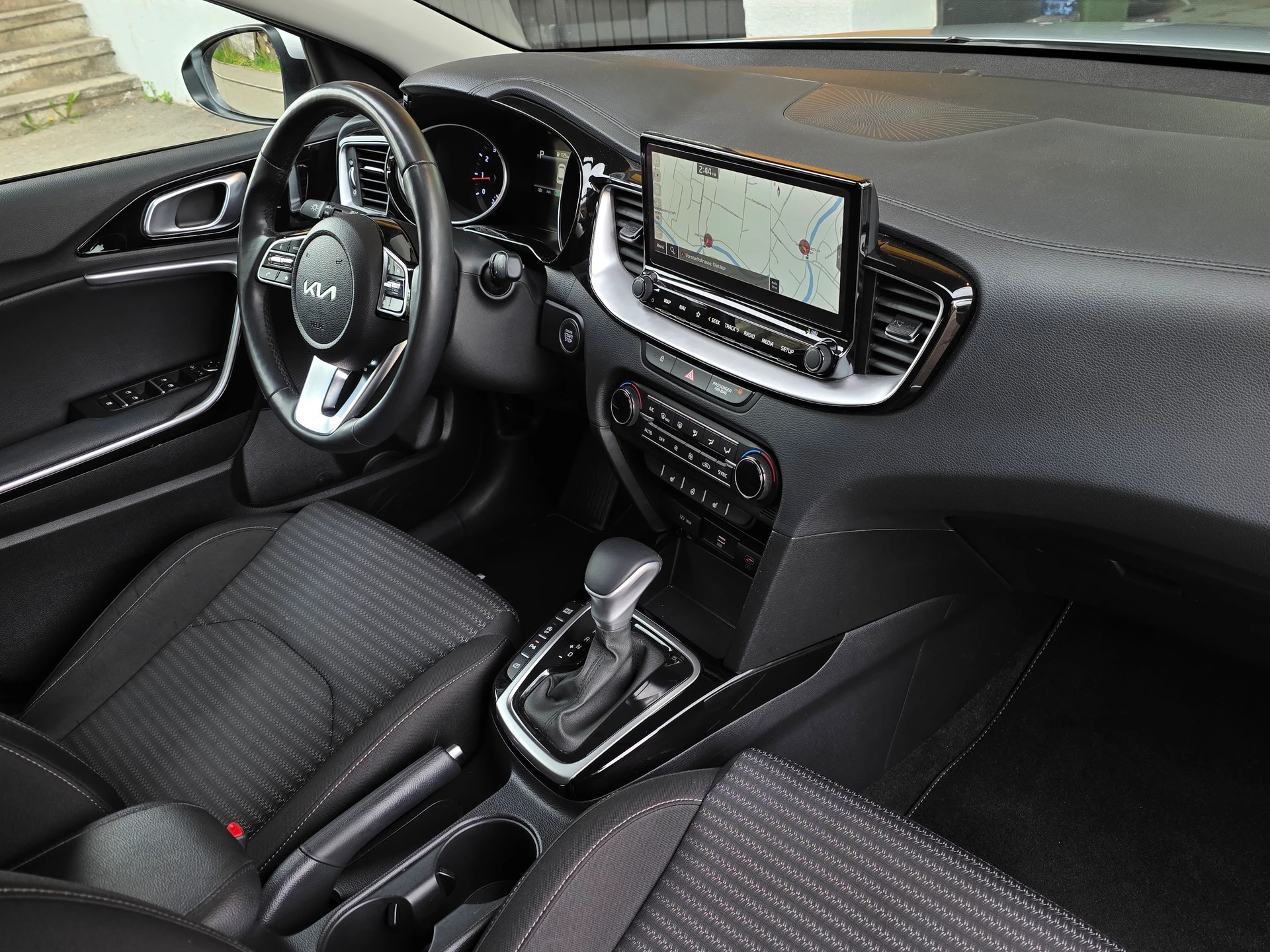 KIA Ceed 1.5 T-GDi MHEV Power DCT * CH-Fahrzeug *-image-18