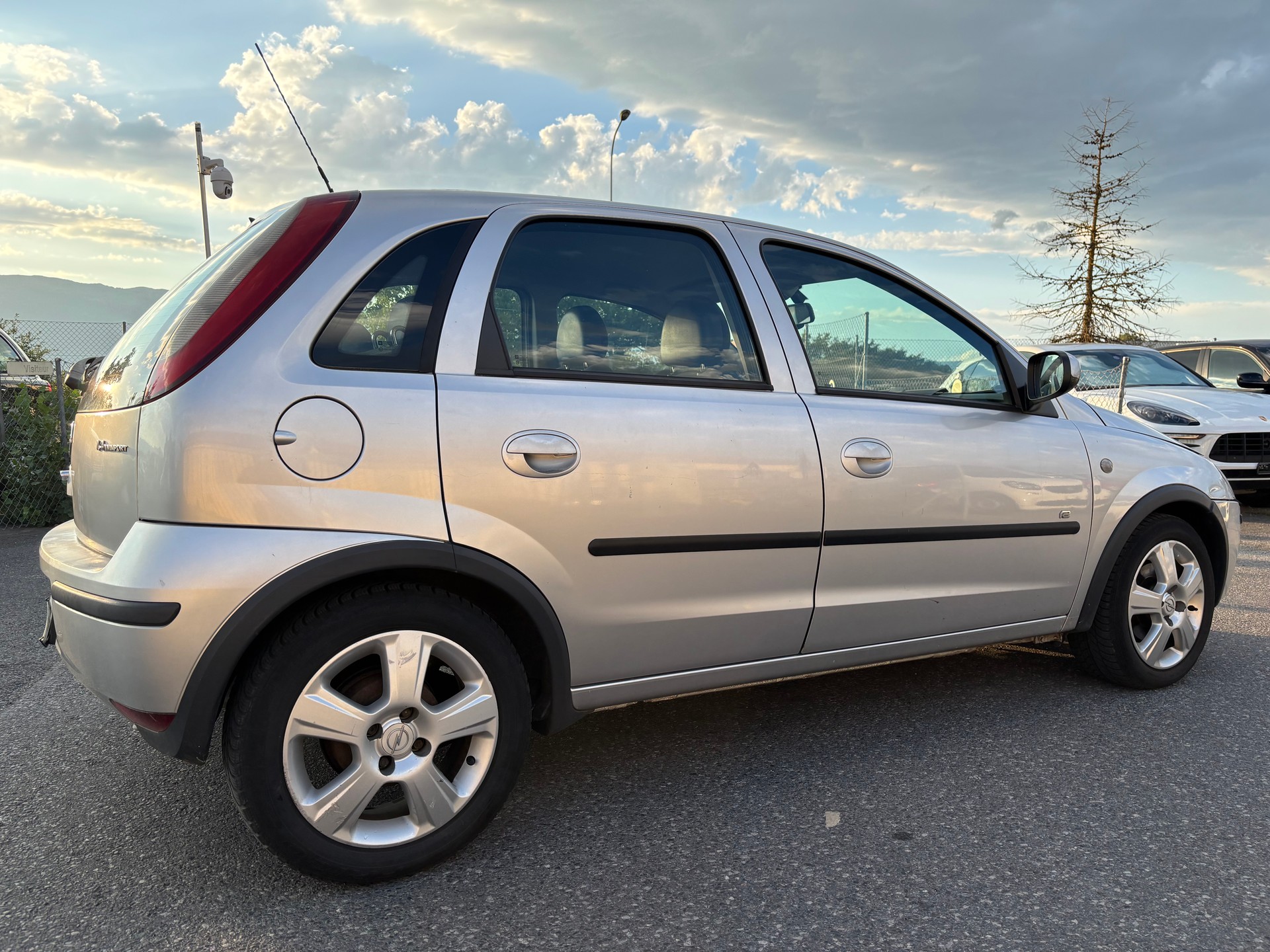 OPEL Corsa 1.4 TP Enjoy-image-4