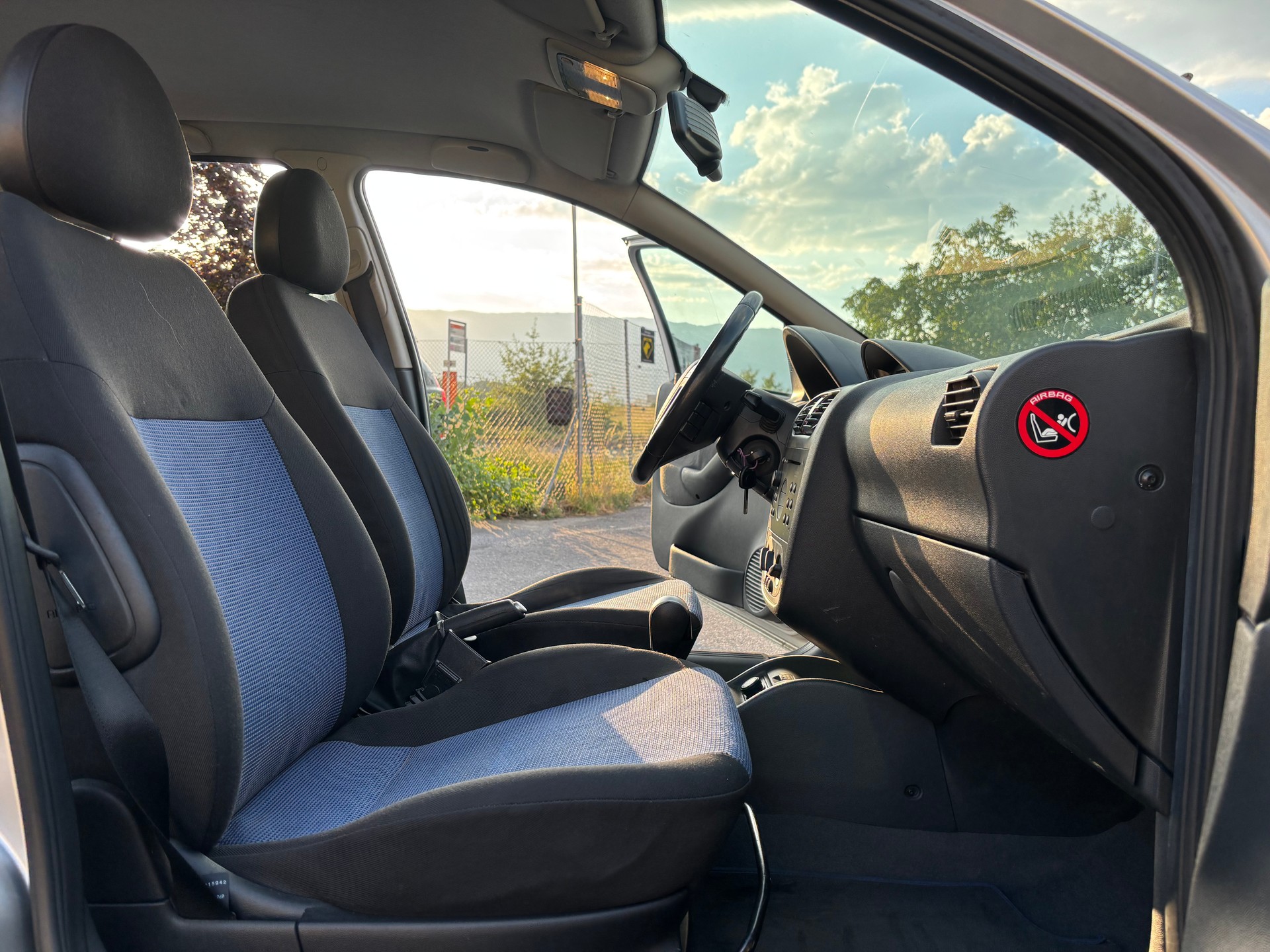 OPEL Corsa 1.4 TP Enjoy-image-12