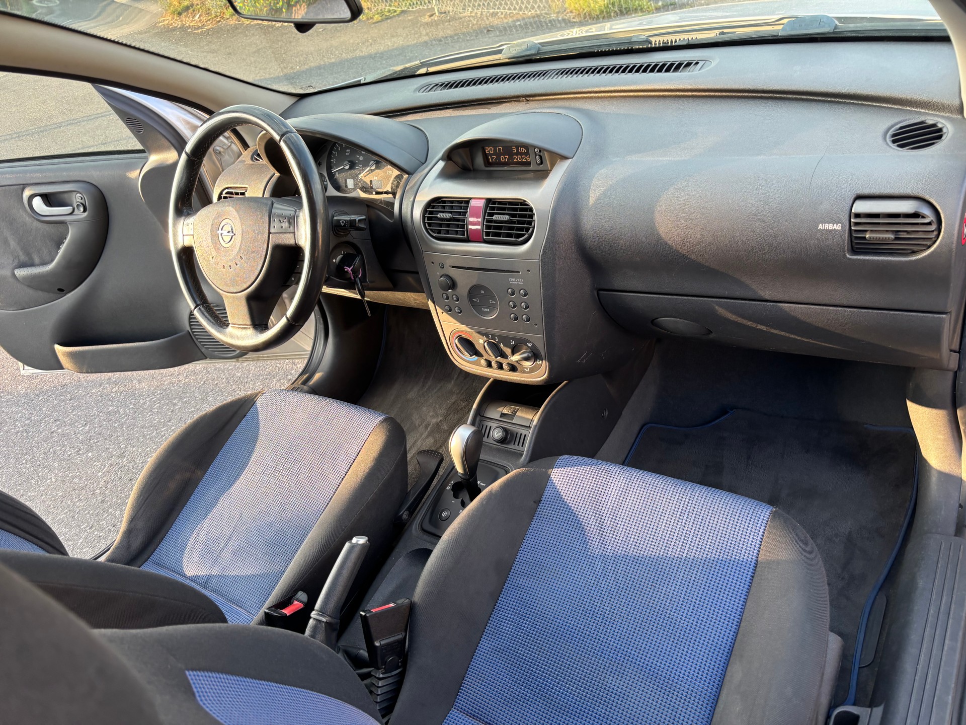 OPEL Corsa 1.4 TP Enjoy-image-11