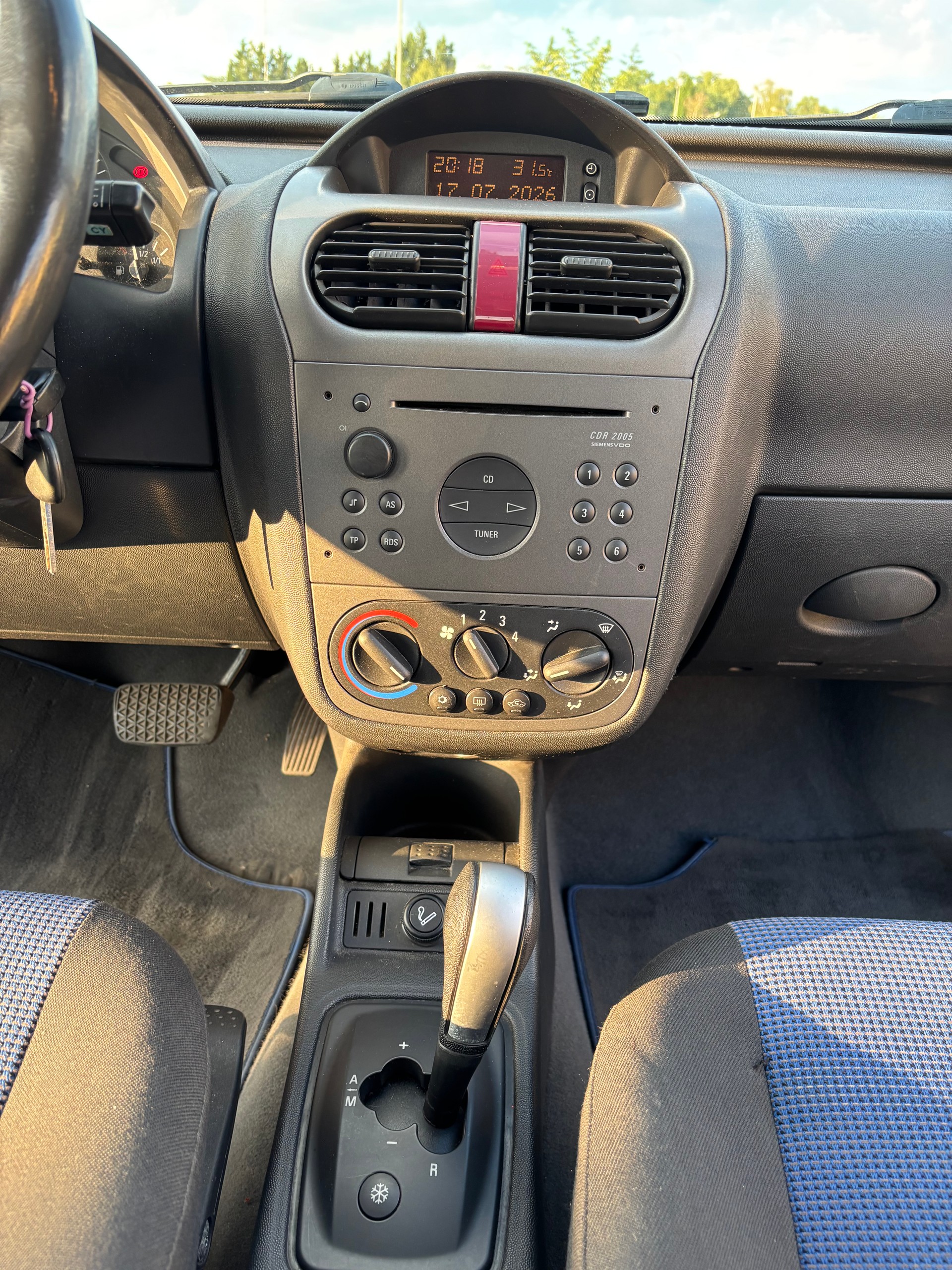 OPEL Corsa 1.4 TP Enjoy-image-7