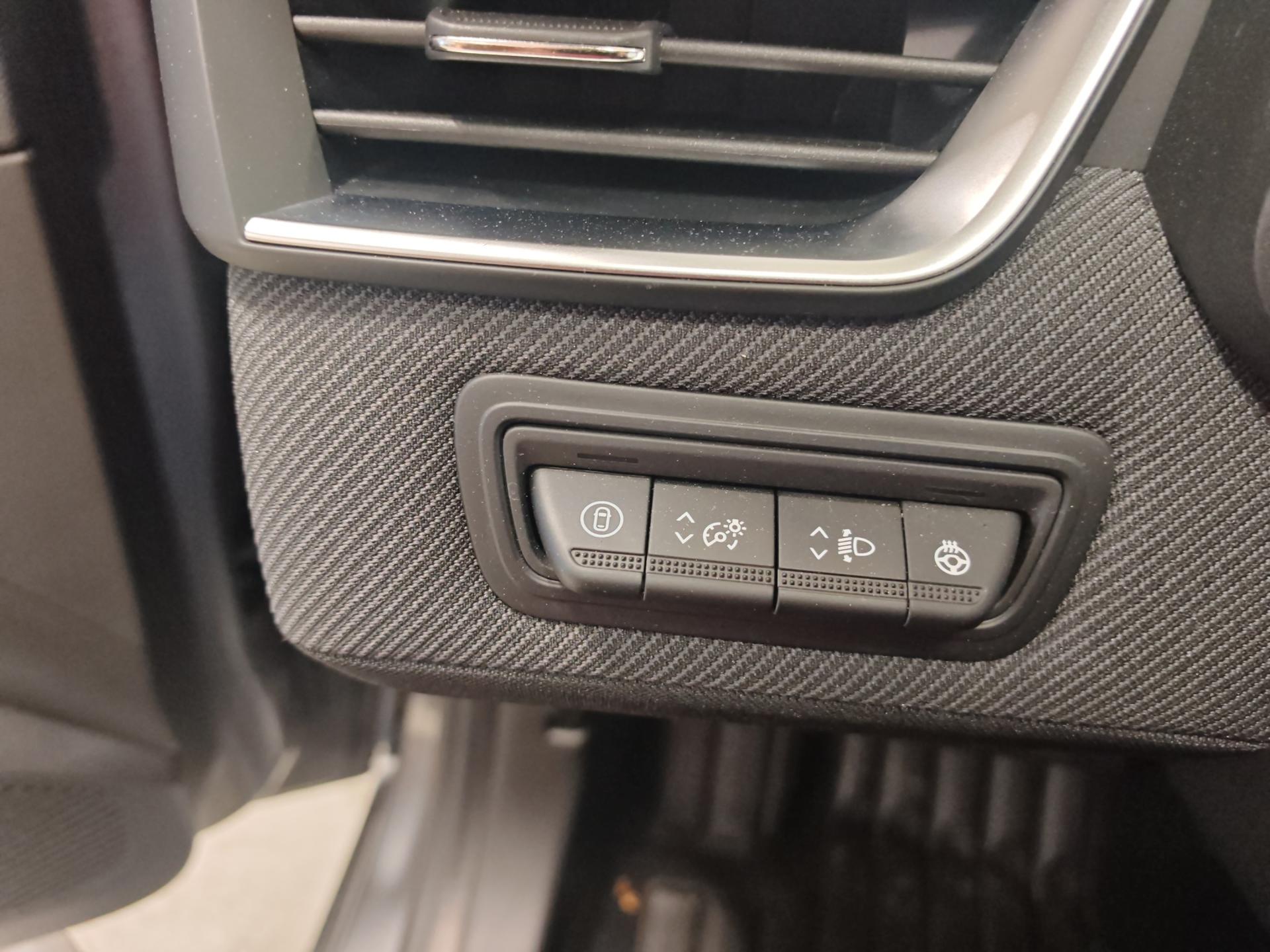 RENAULT Clio 1.6 E-Tech Esprit Alpine-image-18