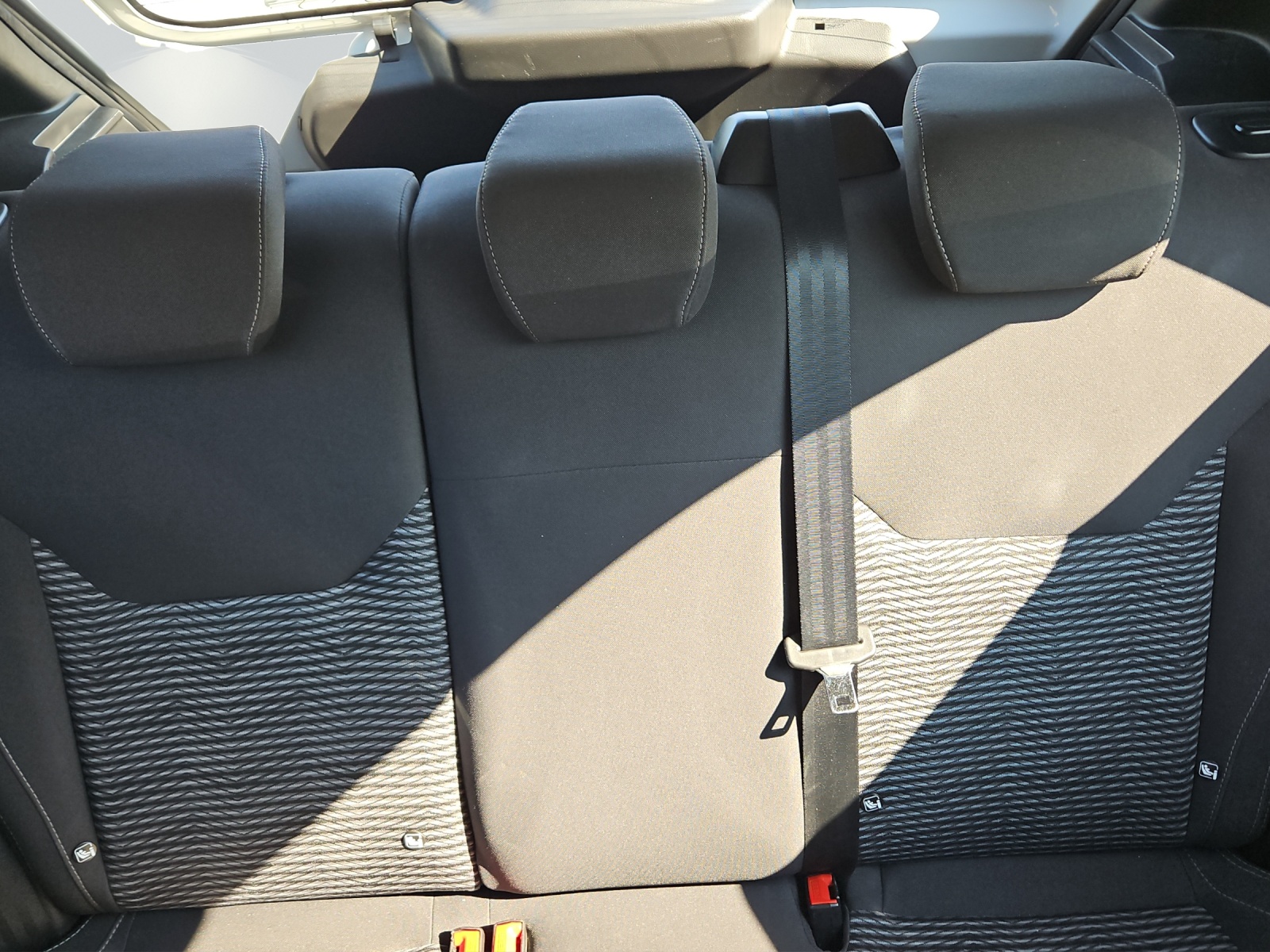 FORD Ka+ 1.5 TDCi 95 Cool & Sound-image-8
