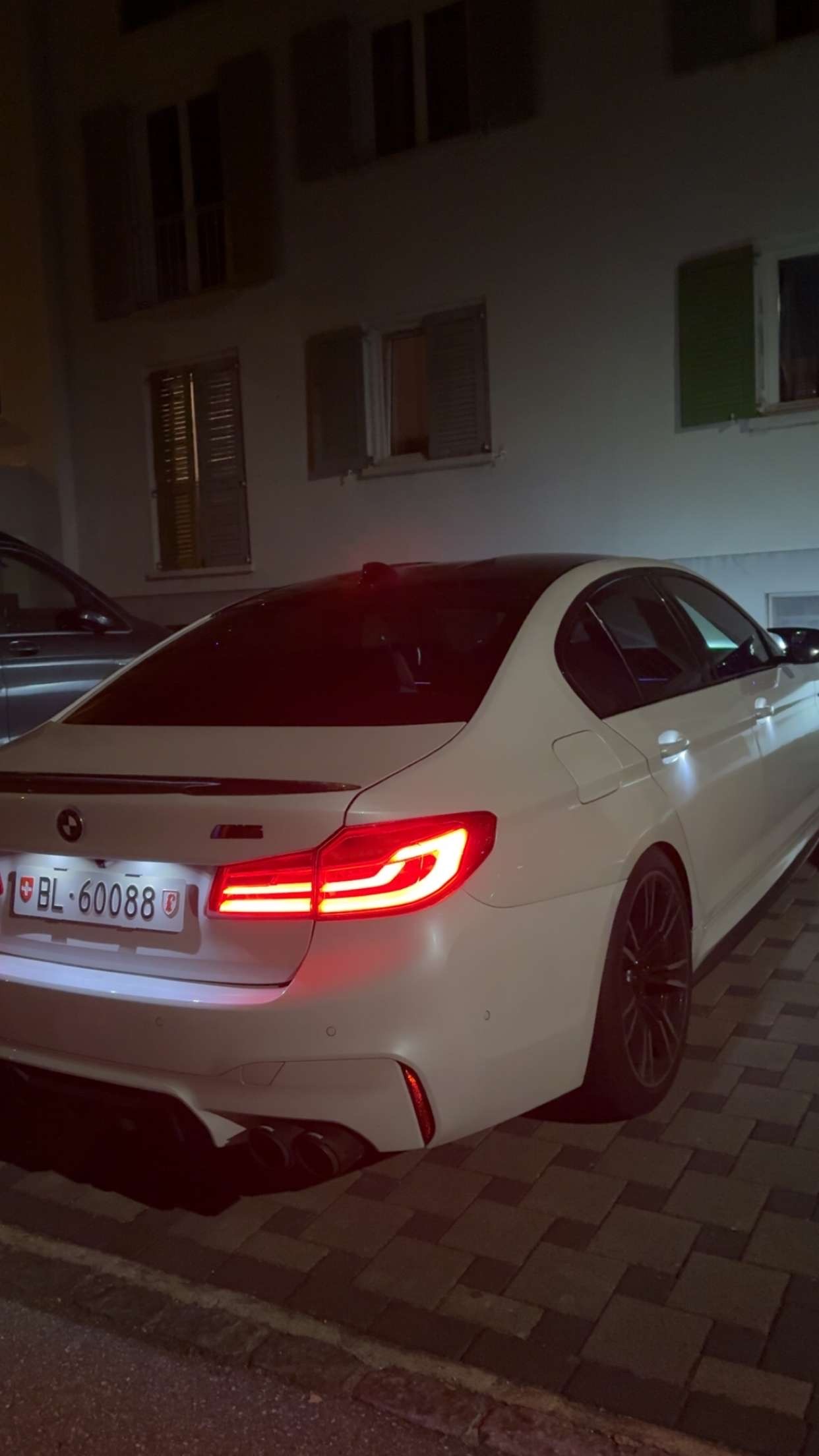 BMW M5 xDrive Drivelogic **Akrapovic Auspuffanlage**-image-6