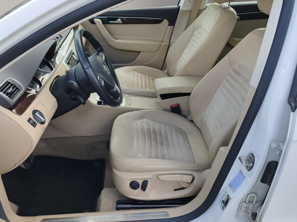 VW Passat Variant 2.0 TDI 170 BlueMT Highlline-image-2