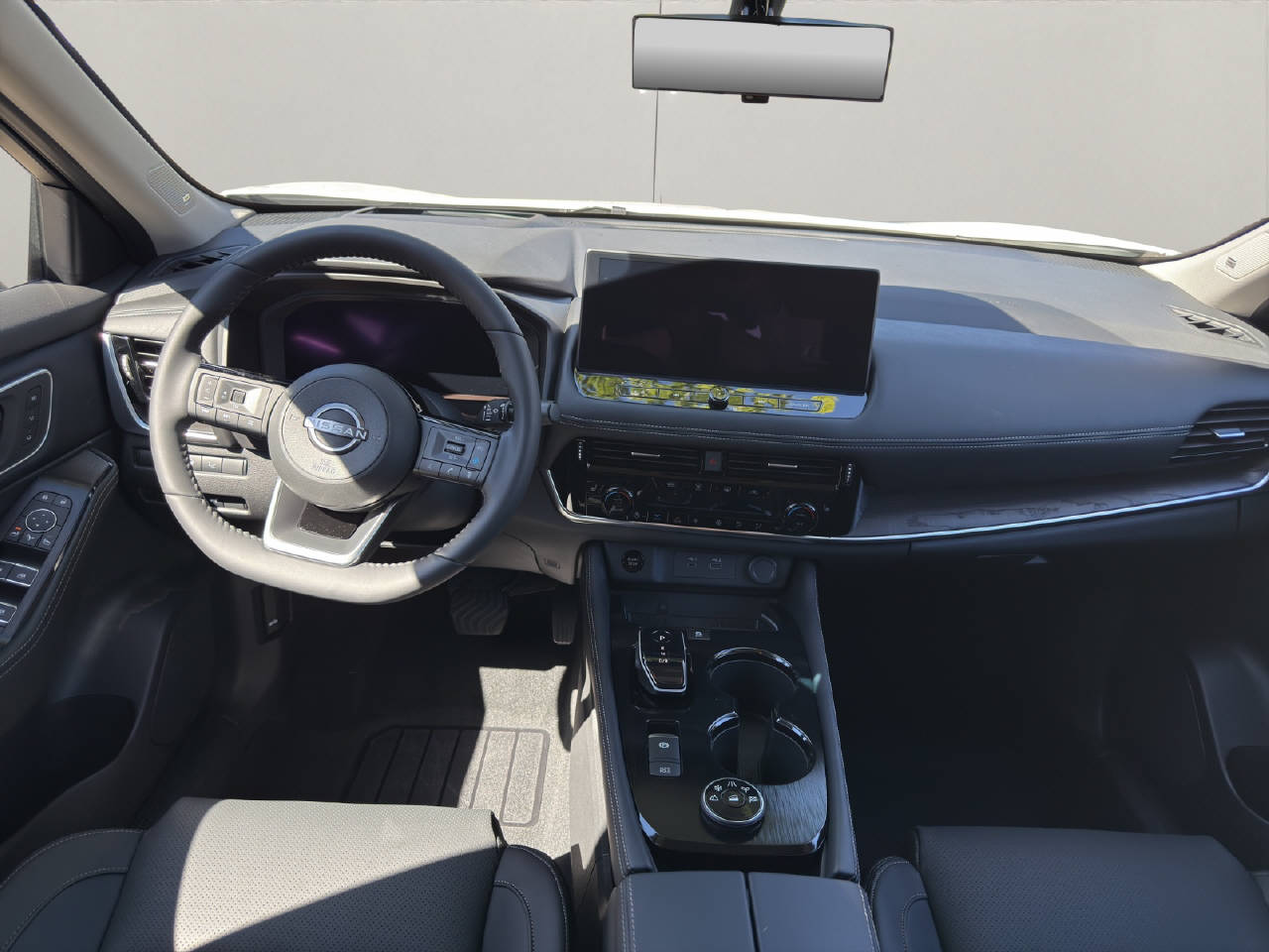 NISSAN X-Trail 1.5 VC-T Tekna+ e-4orce 7P-image-4