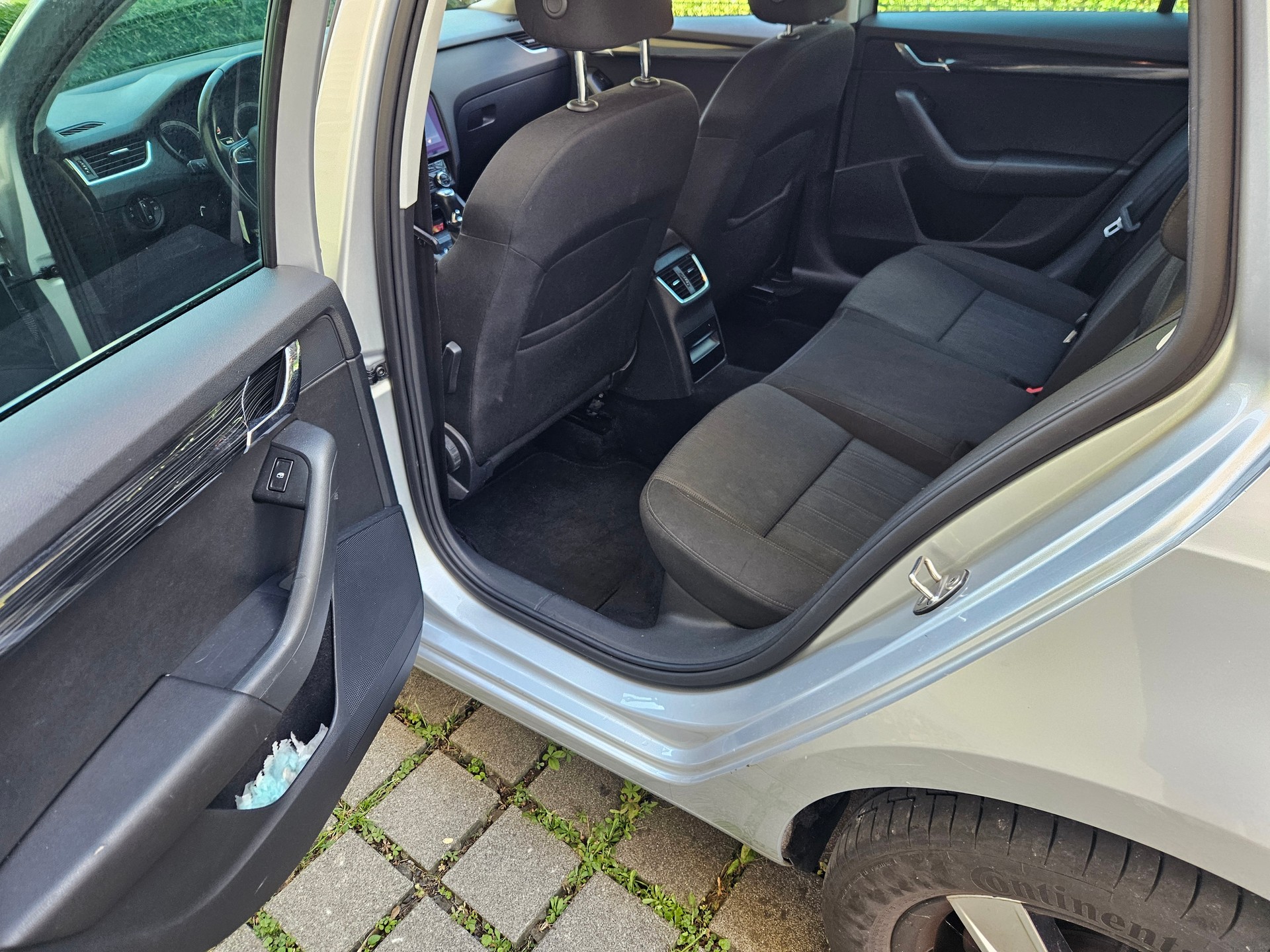 SKODA 2.0 TDI 184 Prag 4x4 DSG-image-5