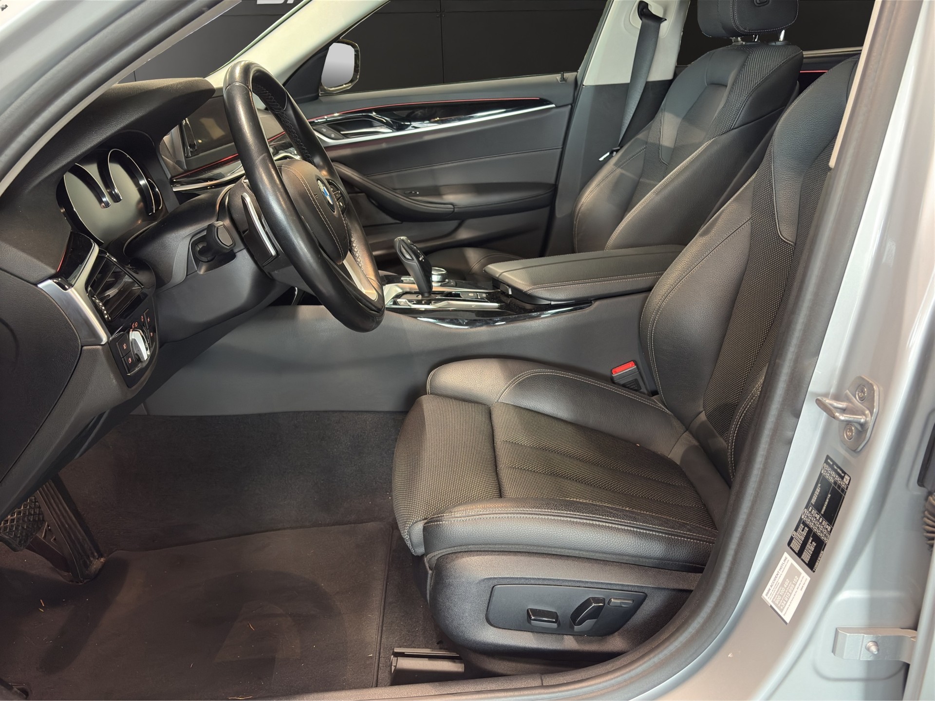 BMW 530d Touring Sport Line Steptronic-image-14