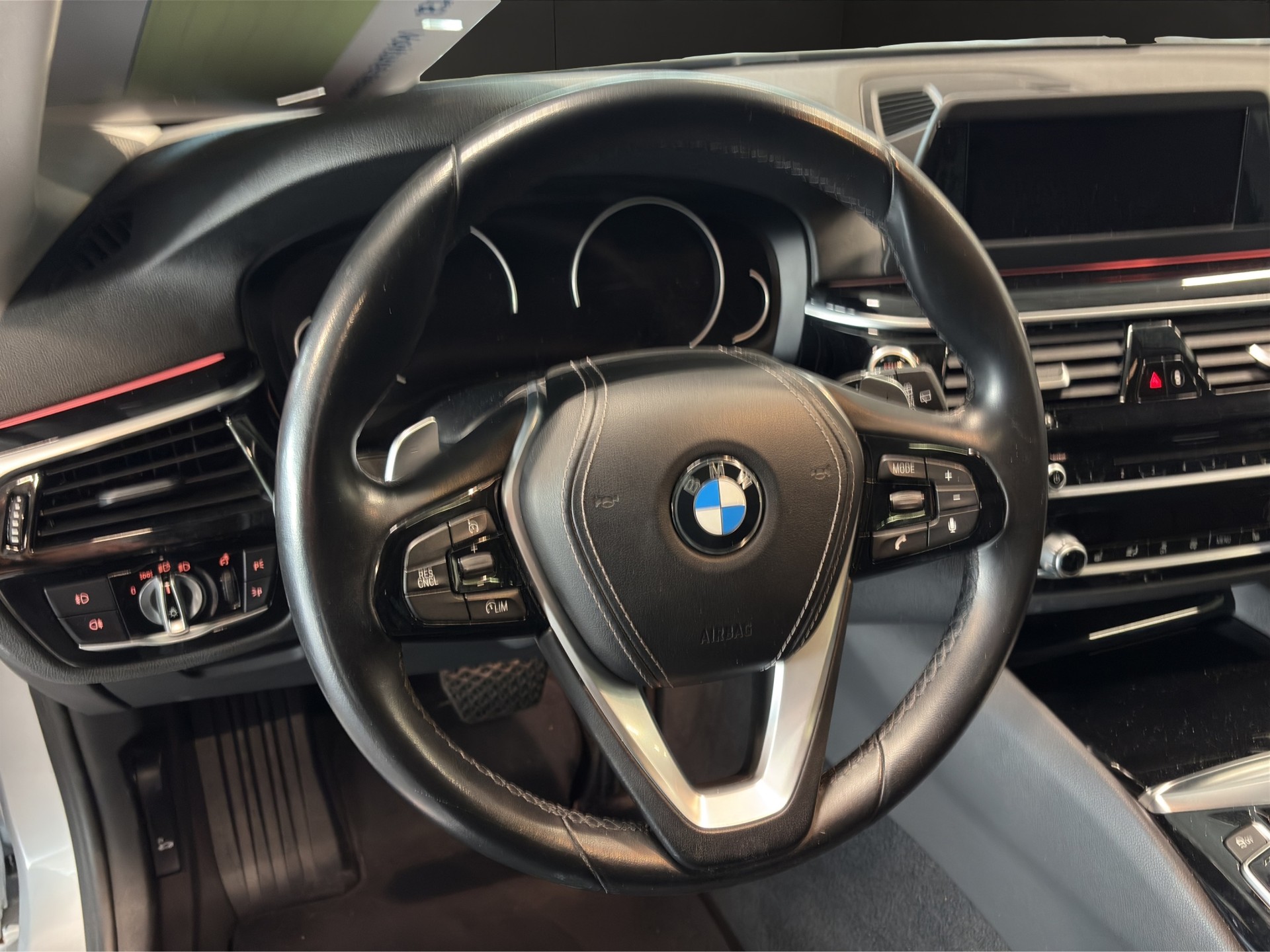 BMW 530d Touring Sport Line Steptronic-image-11