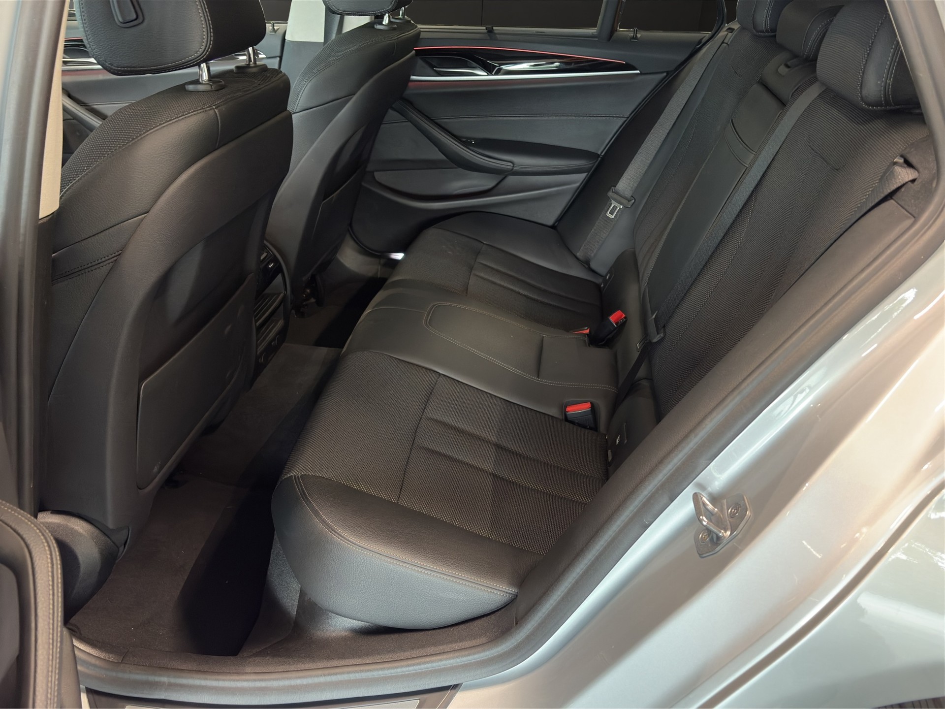 BMW 530d Touring Sport Line Steptronic-image-19